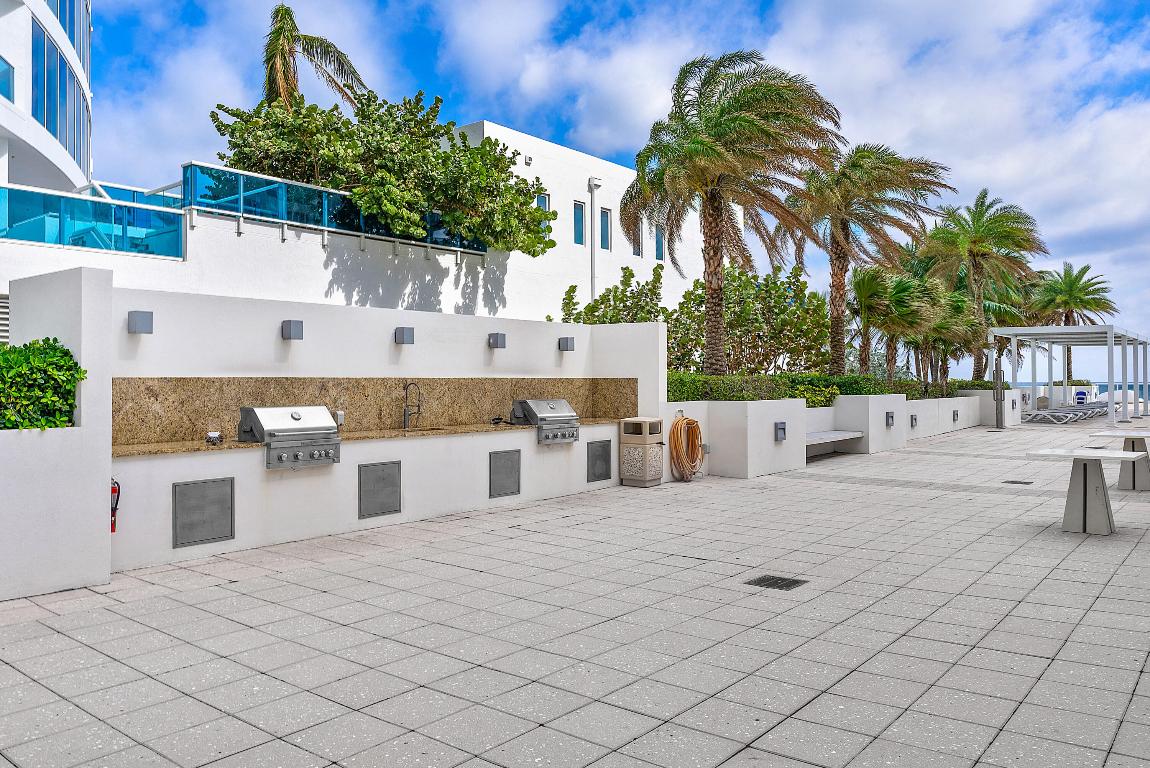 2751 S Ocean Drive Unit: 504n