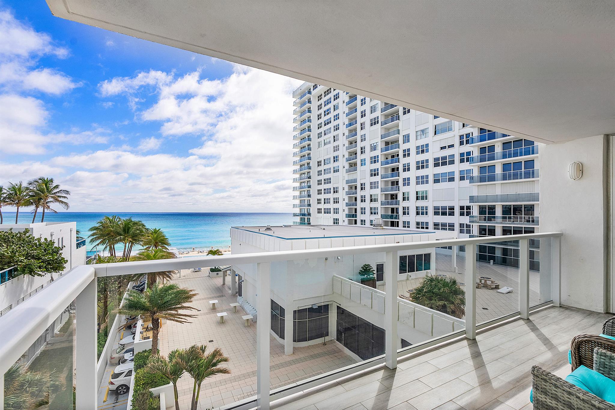 2751 S Ocean Drive Unit: 504n