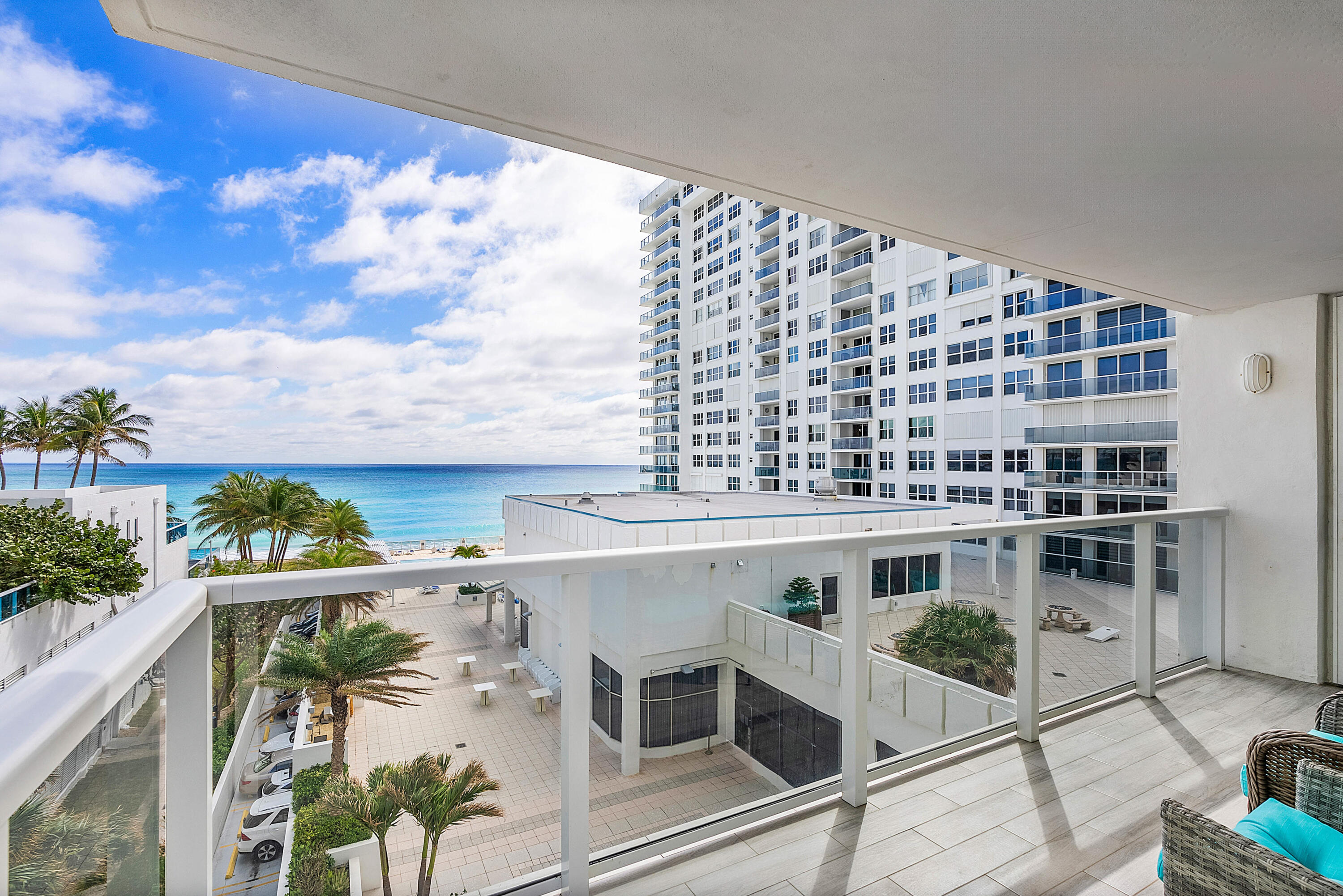 2751 S Ocean Drive Unit: 504n