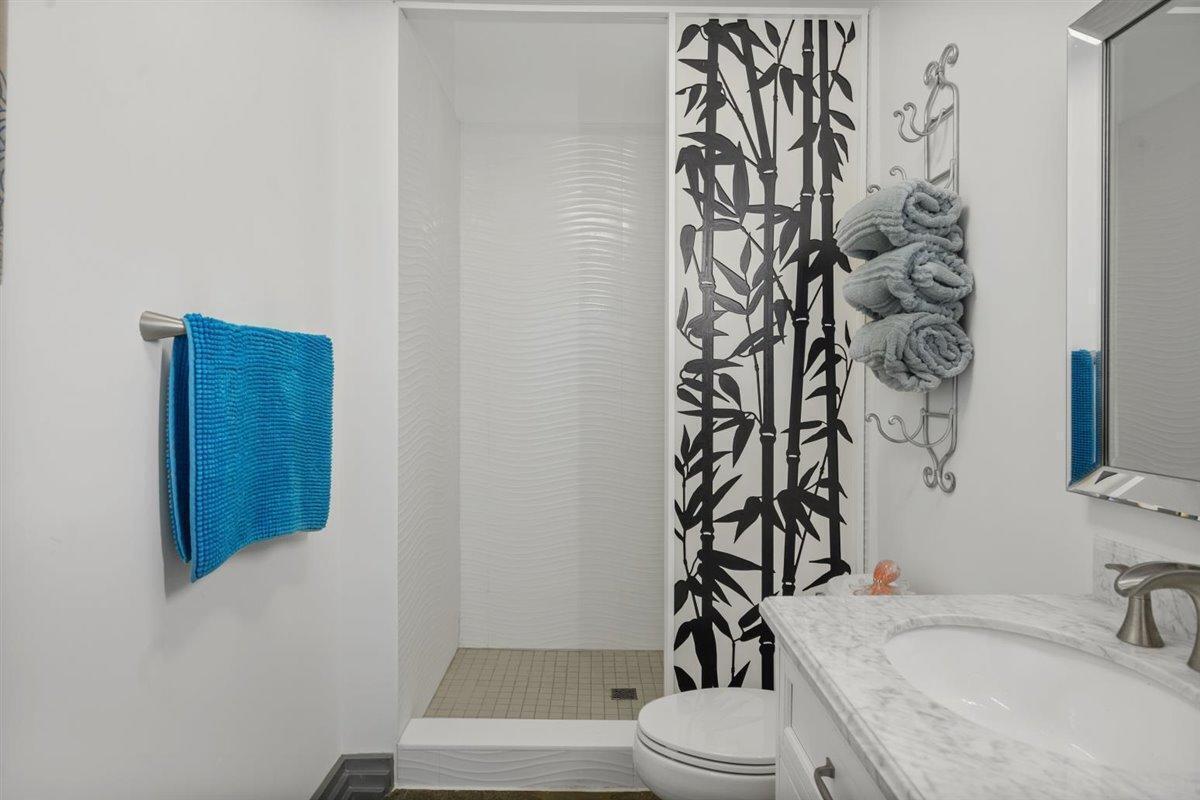 300 S Australian Avenue Unit: 105