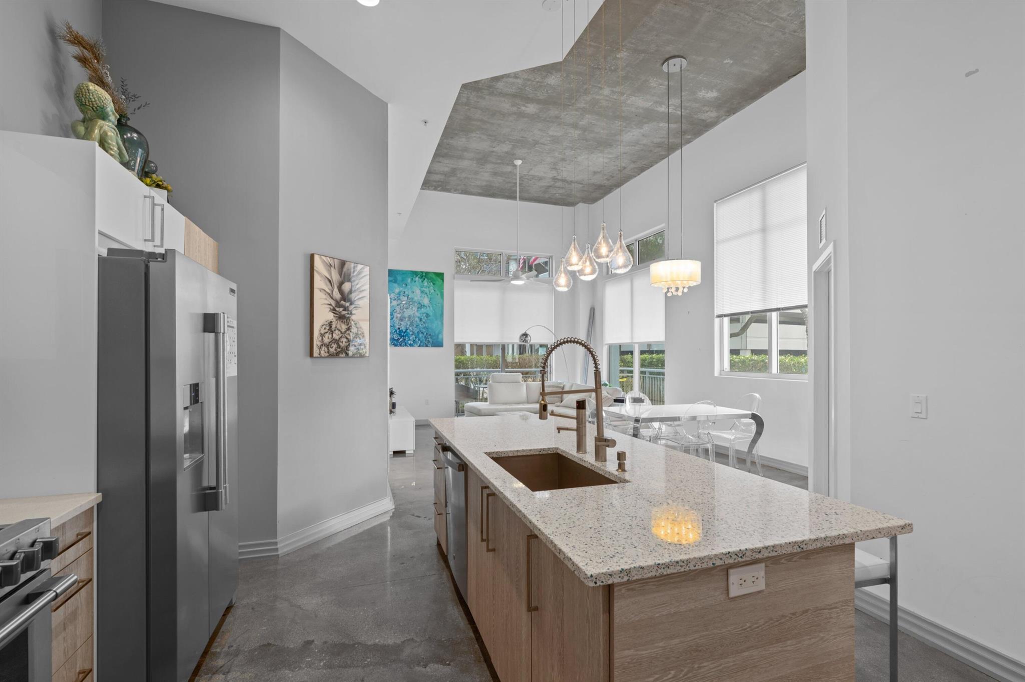 300 S Australian Avenue Unit: 105