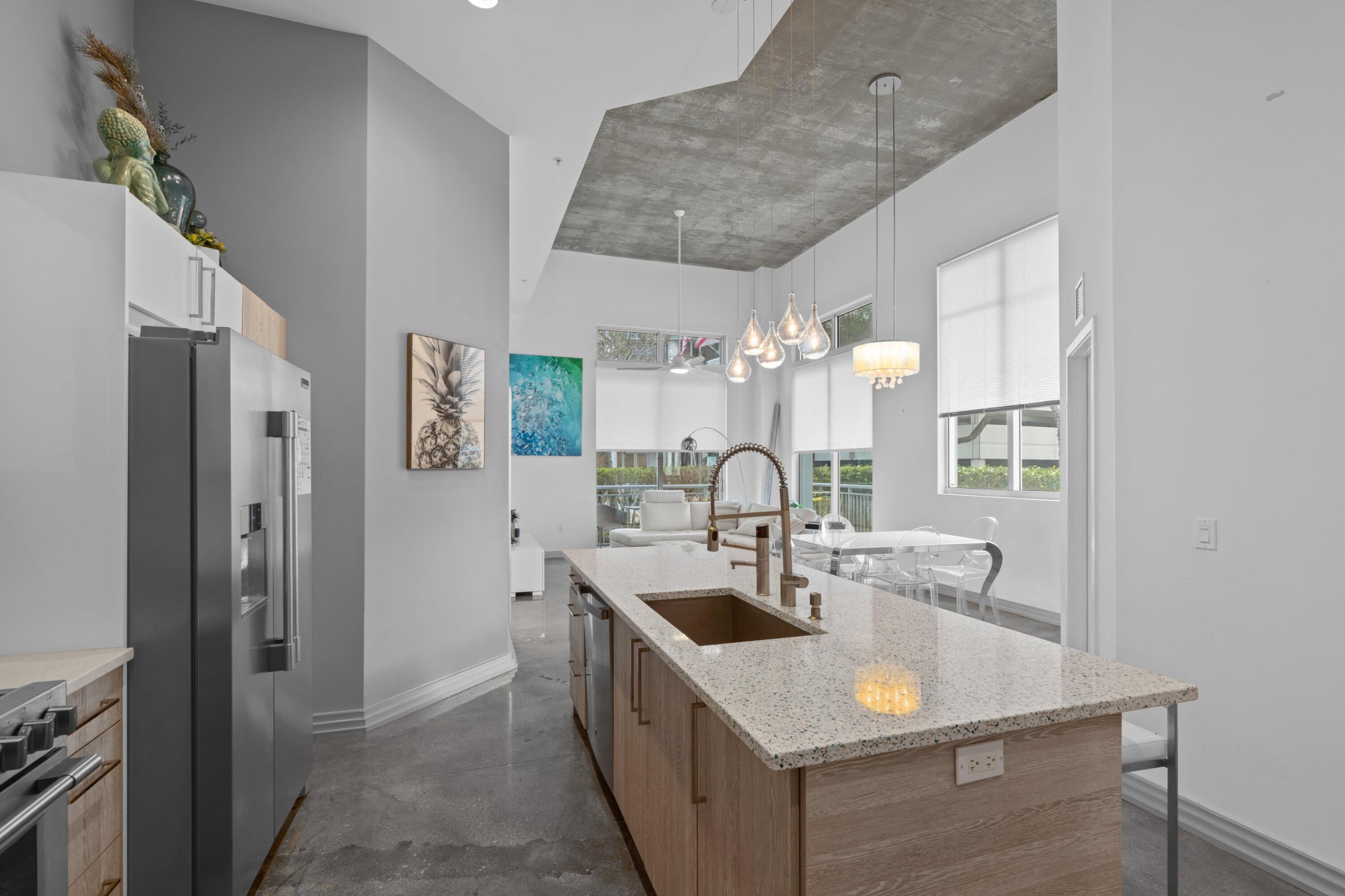 300 S Australian Avenue Unit: 105