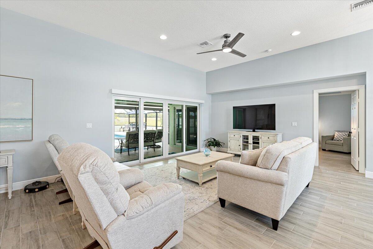 405 SW Kestor Drive, Port St. Lucie