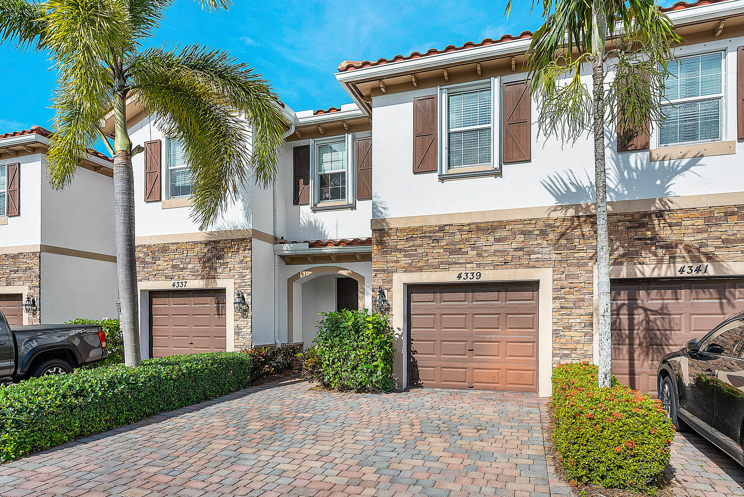 4339 Chalmers Lane Lane