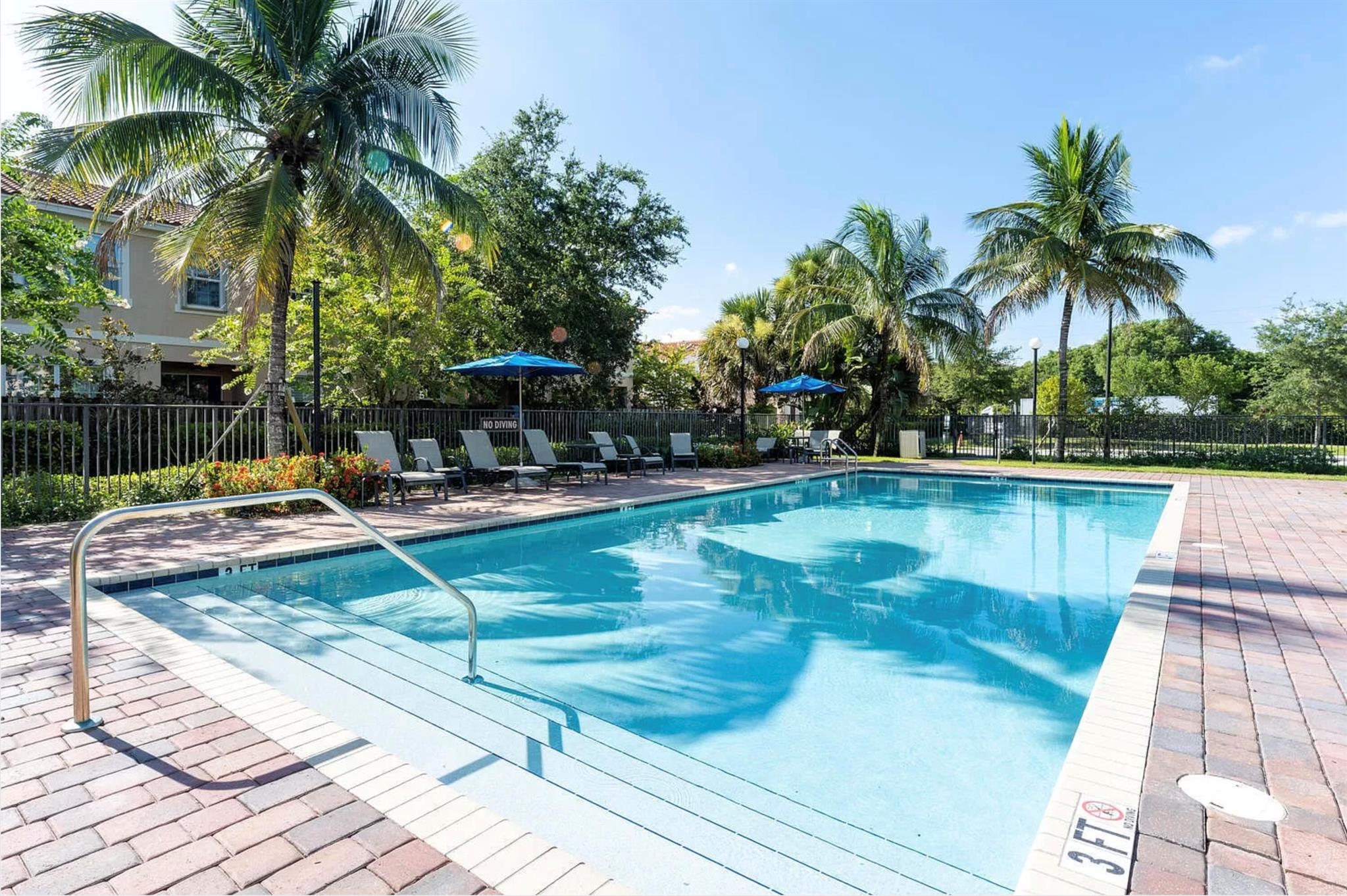 4339 Chalmers Lane Lane