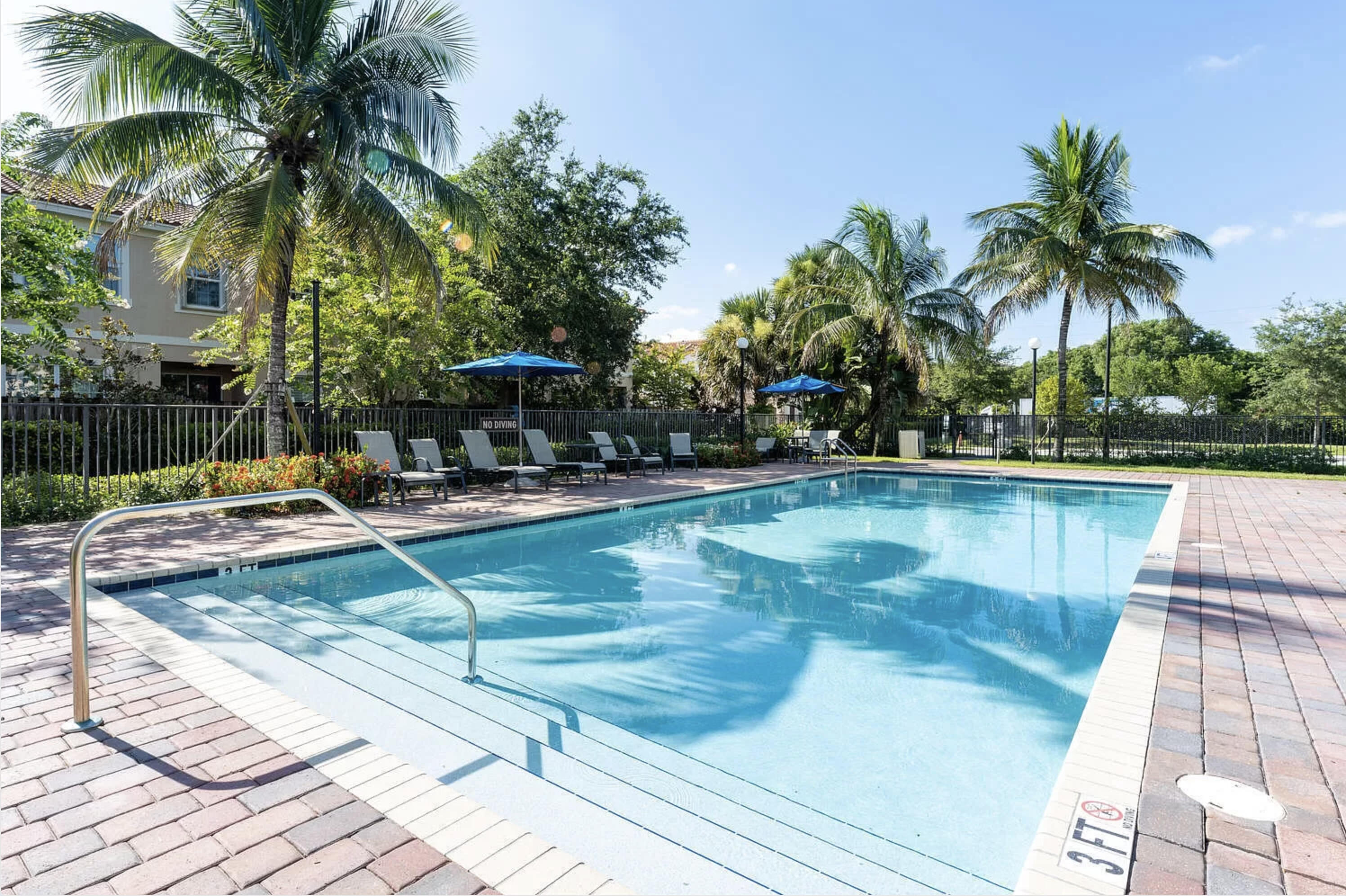 4339 Chalmers Lane Lane