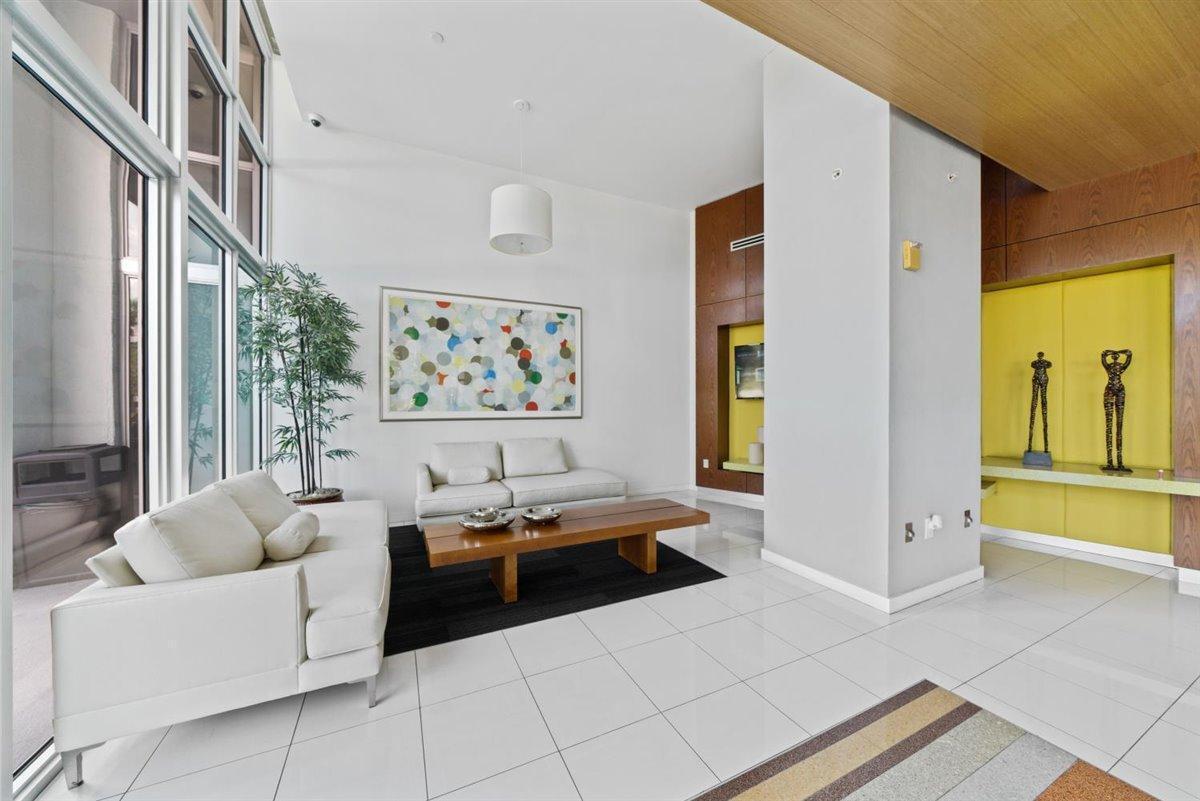 300 S Australian Avenue 105