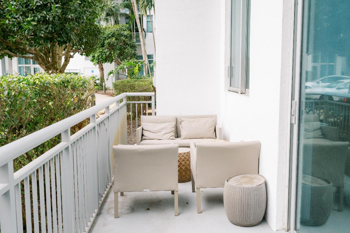 300 S Australian Avenue 105