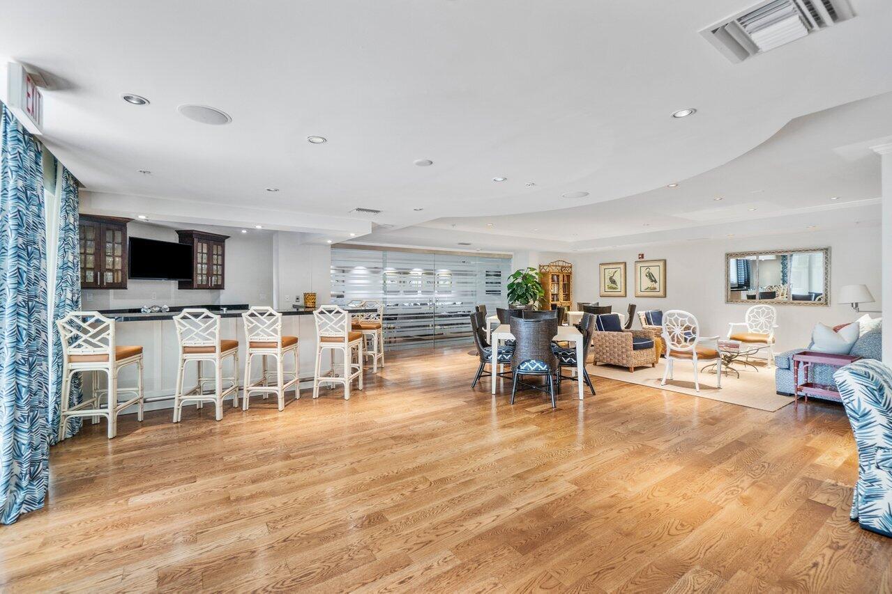 801 S Olive Avenue 1418