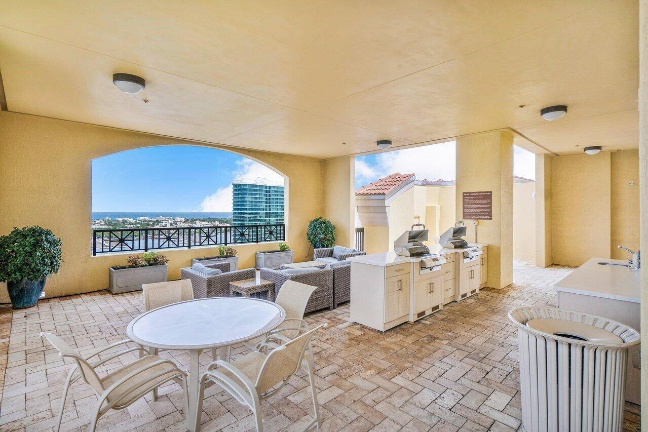 801 S Olive Avenue 1418