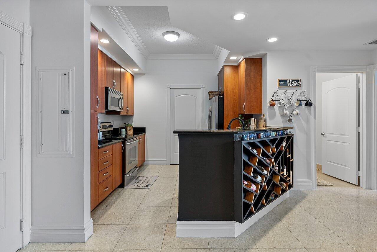 801 S Olive Avenue 1418