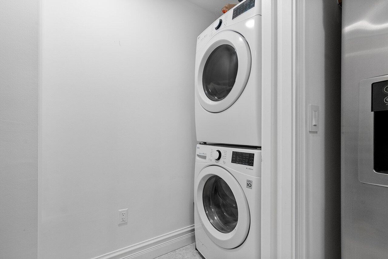 801 S Olive Avenue 1418