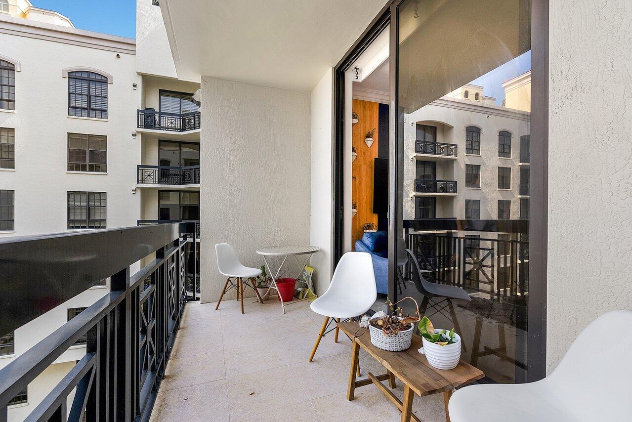 801 S Olive Avenue 1418