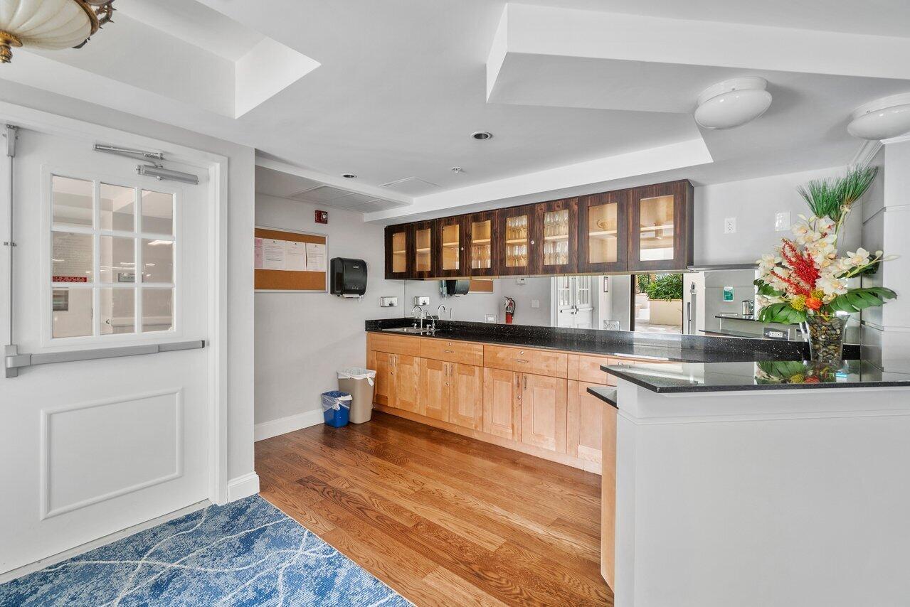 801 S Olive Avenue 1418