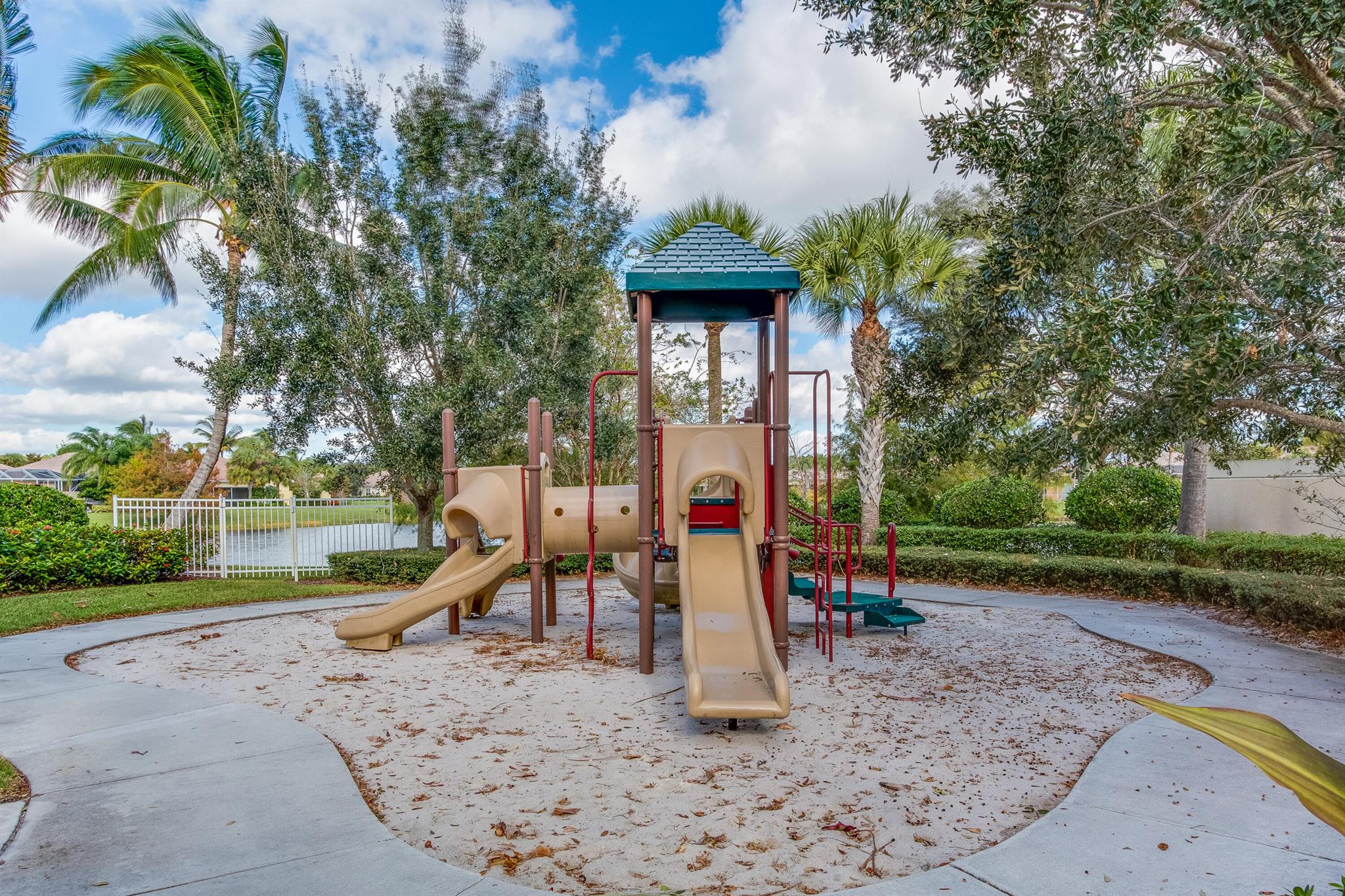 5019 Magnolia Bay Circle