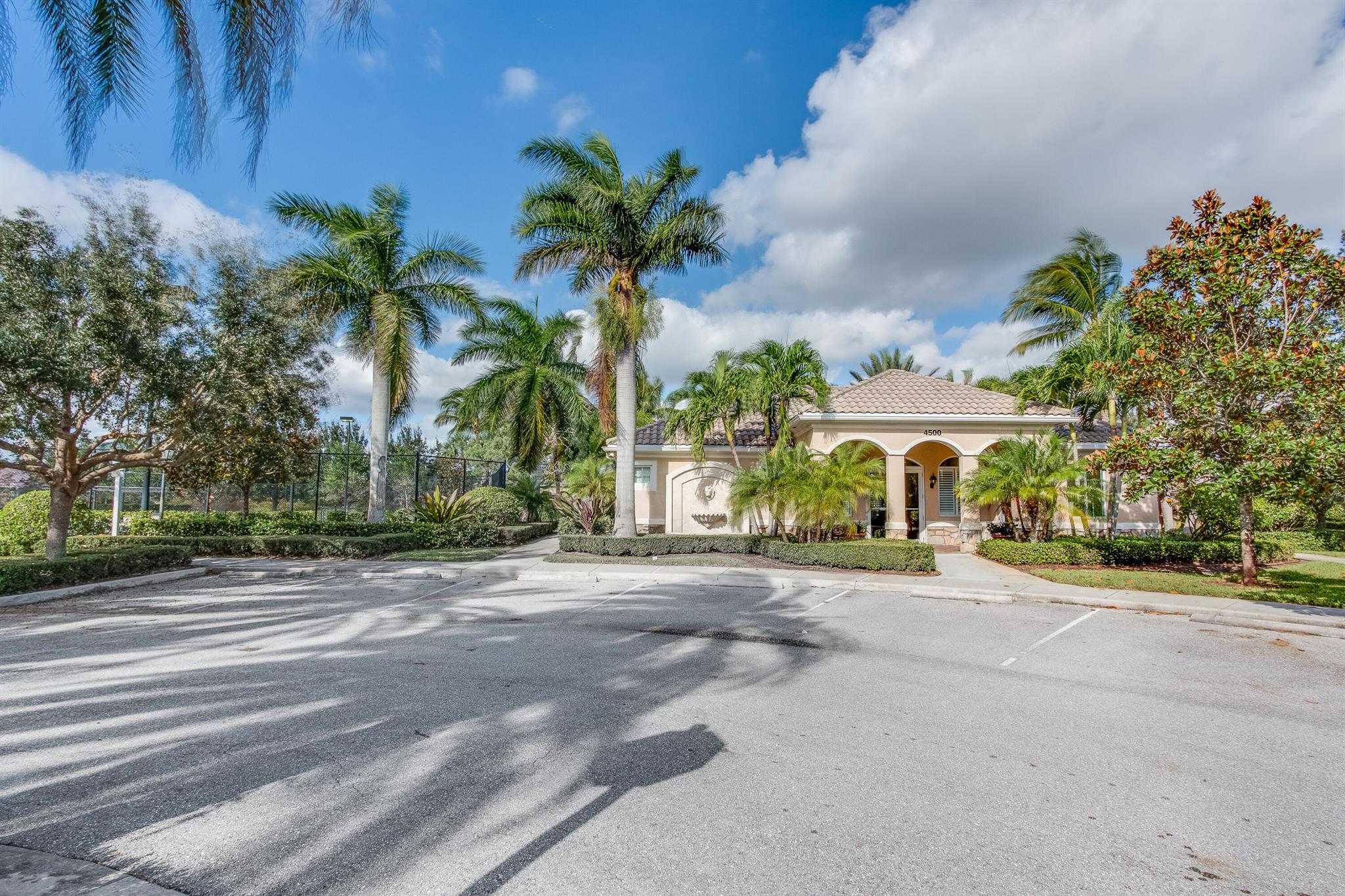 5019 Magnolia Bay Circle