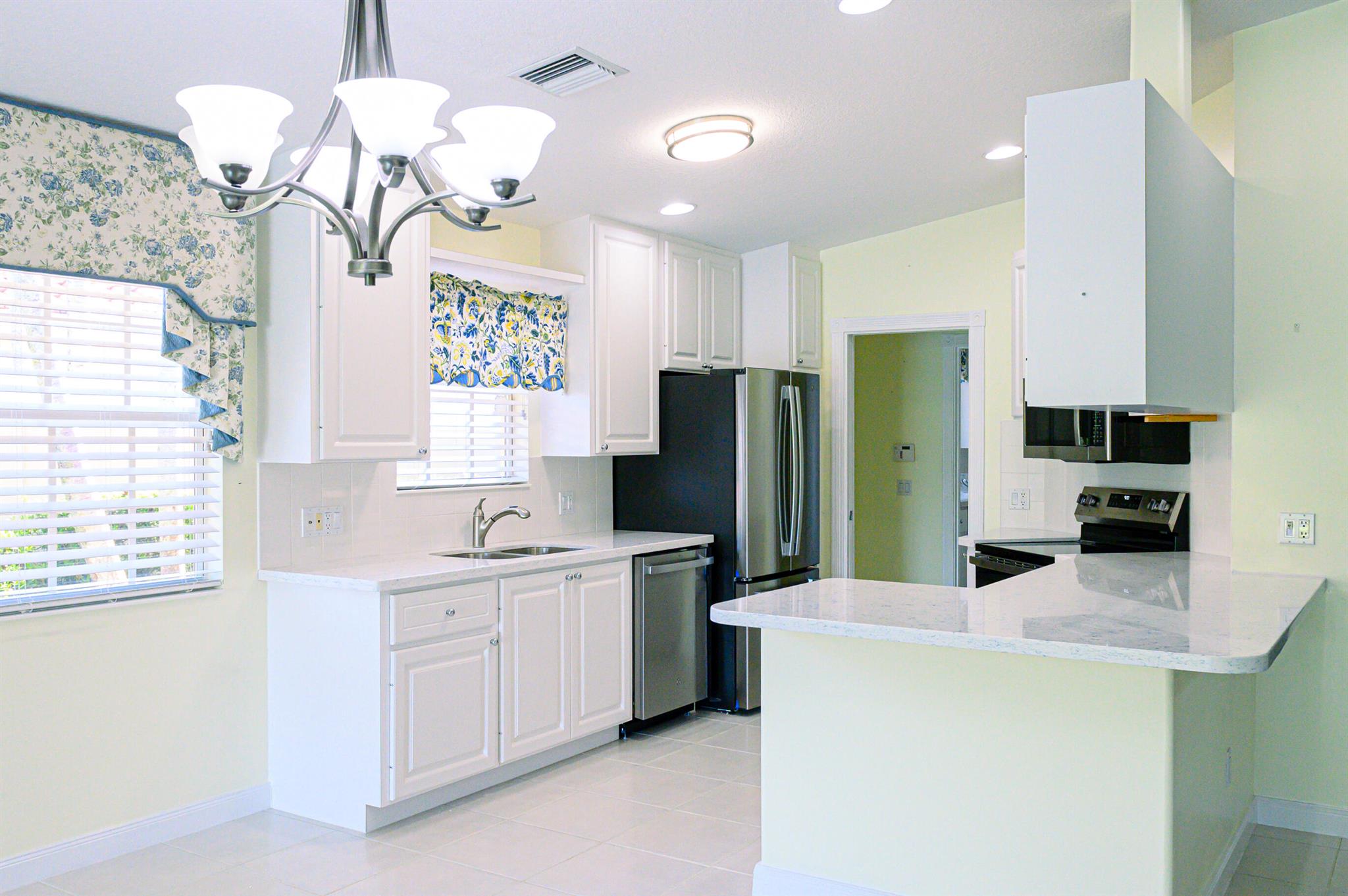 5019 Magnolia Bay Circle