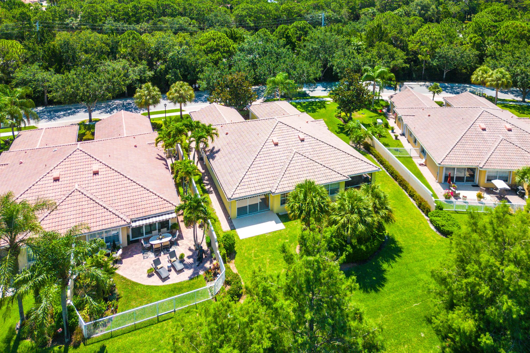 5019 Magnolia Bay Circle