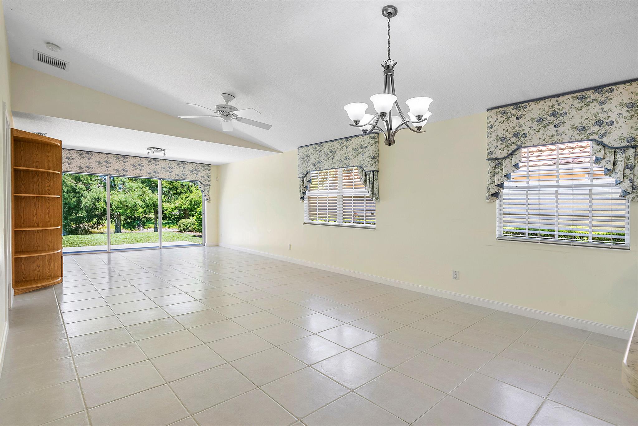 5019 Magnolia Bay Circle