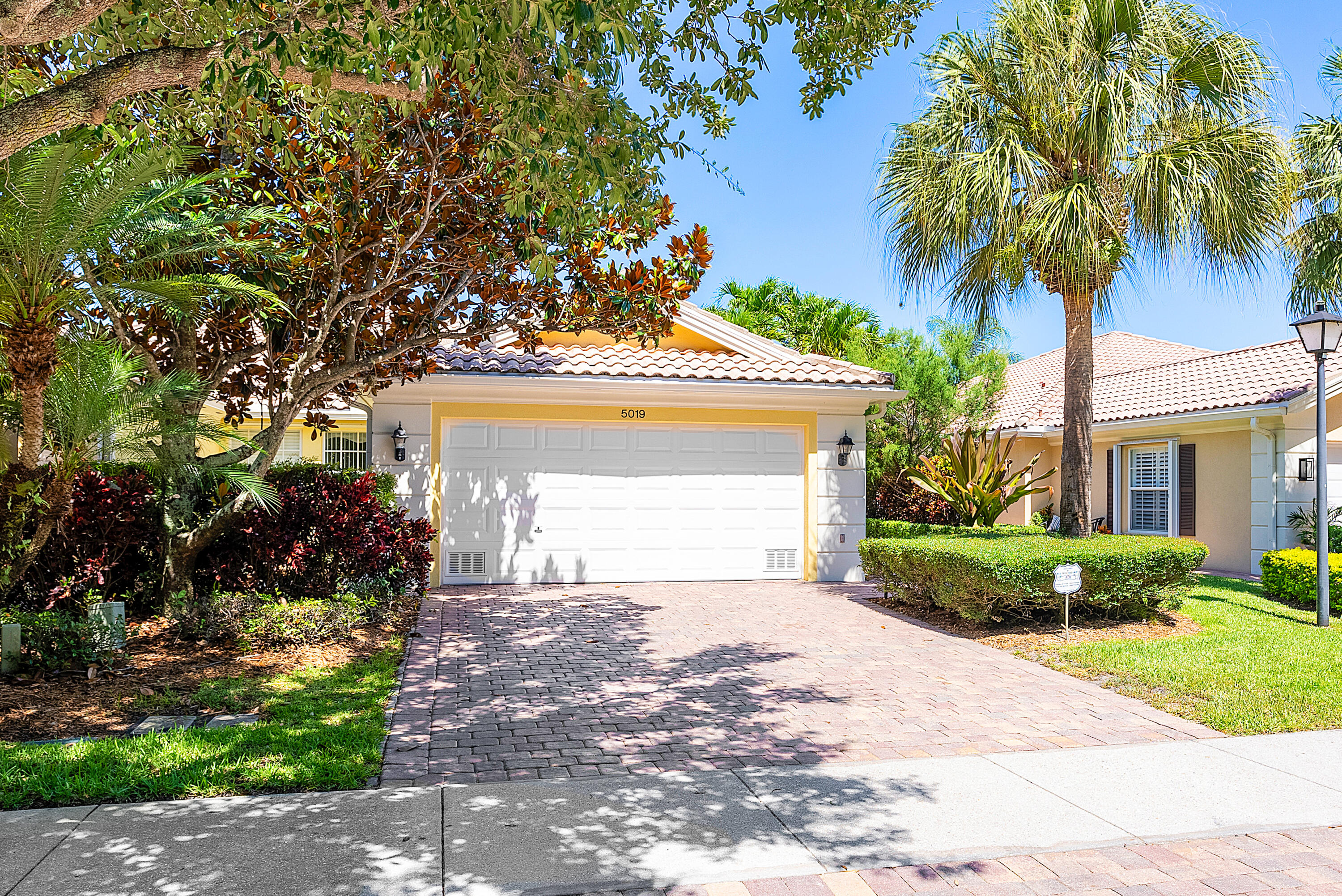 5019 Magnolia Bay Circle