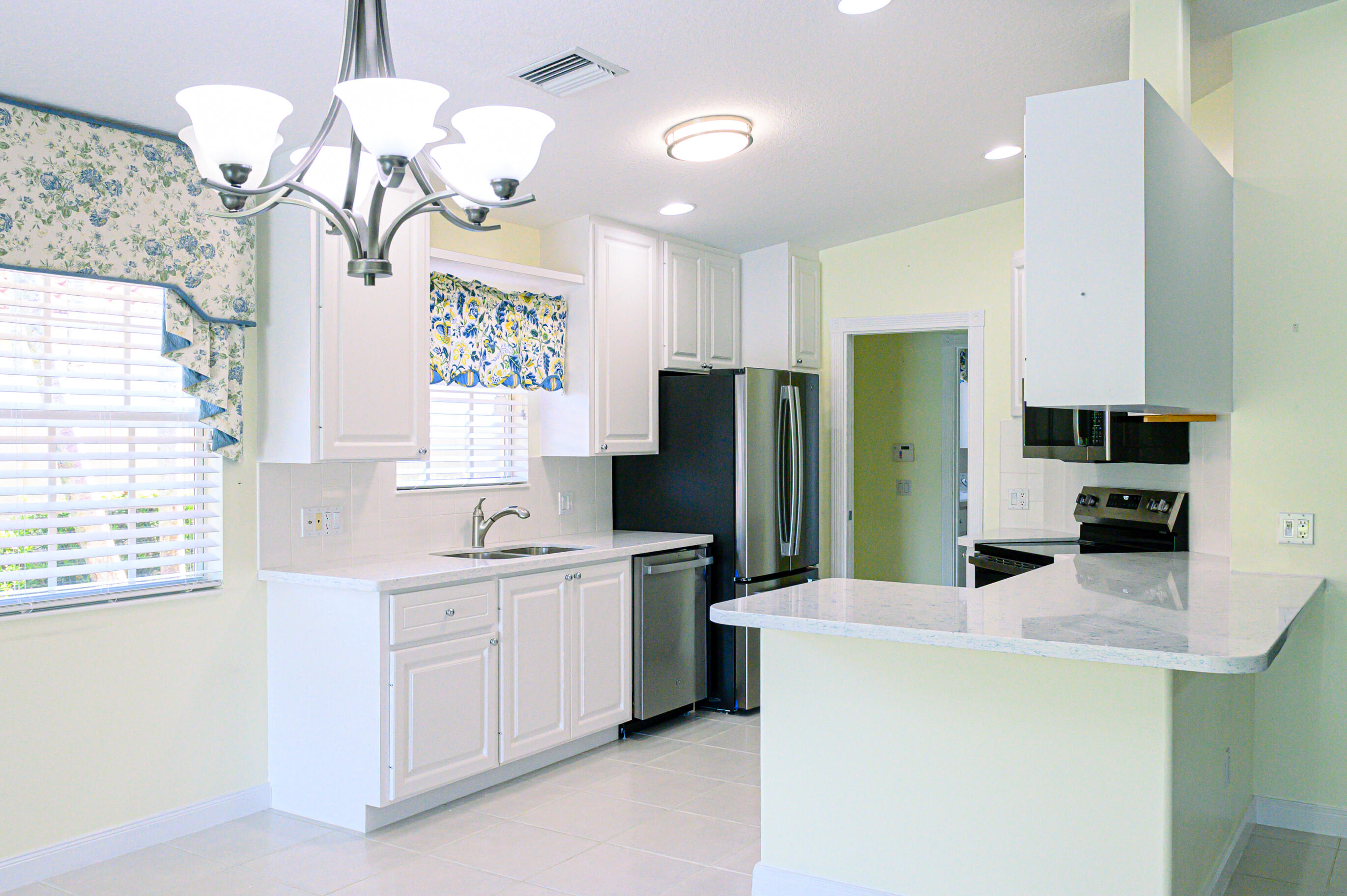 5019 Magnolia Bay Circle