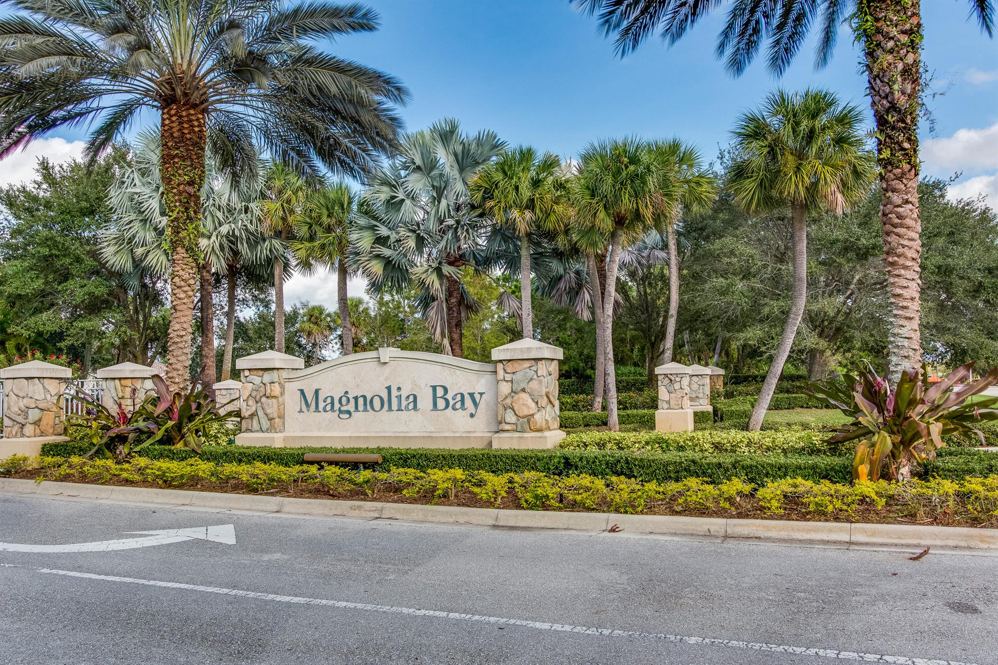 5019 Magnolia Bay Circle
