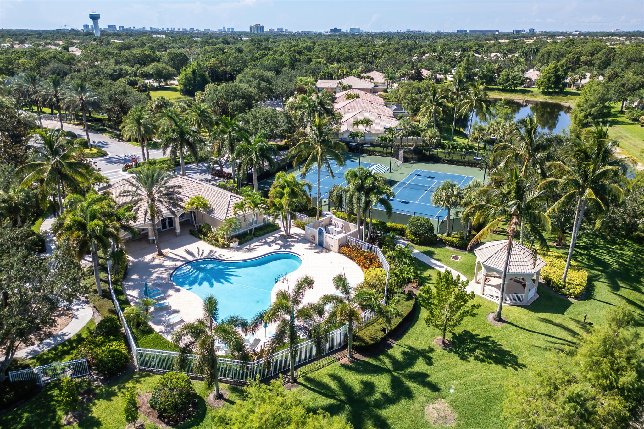 5019 Magnolia Bay Circle