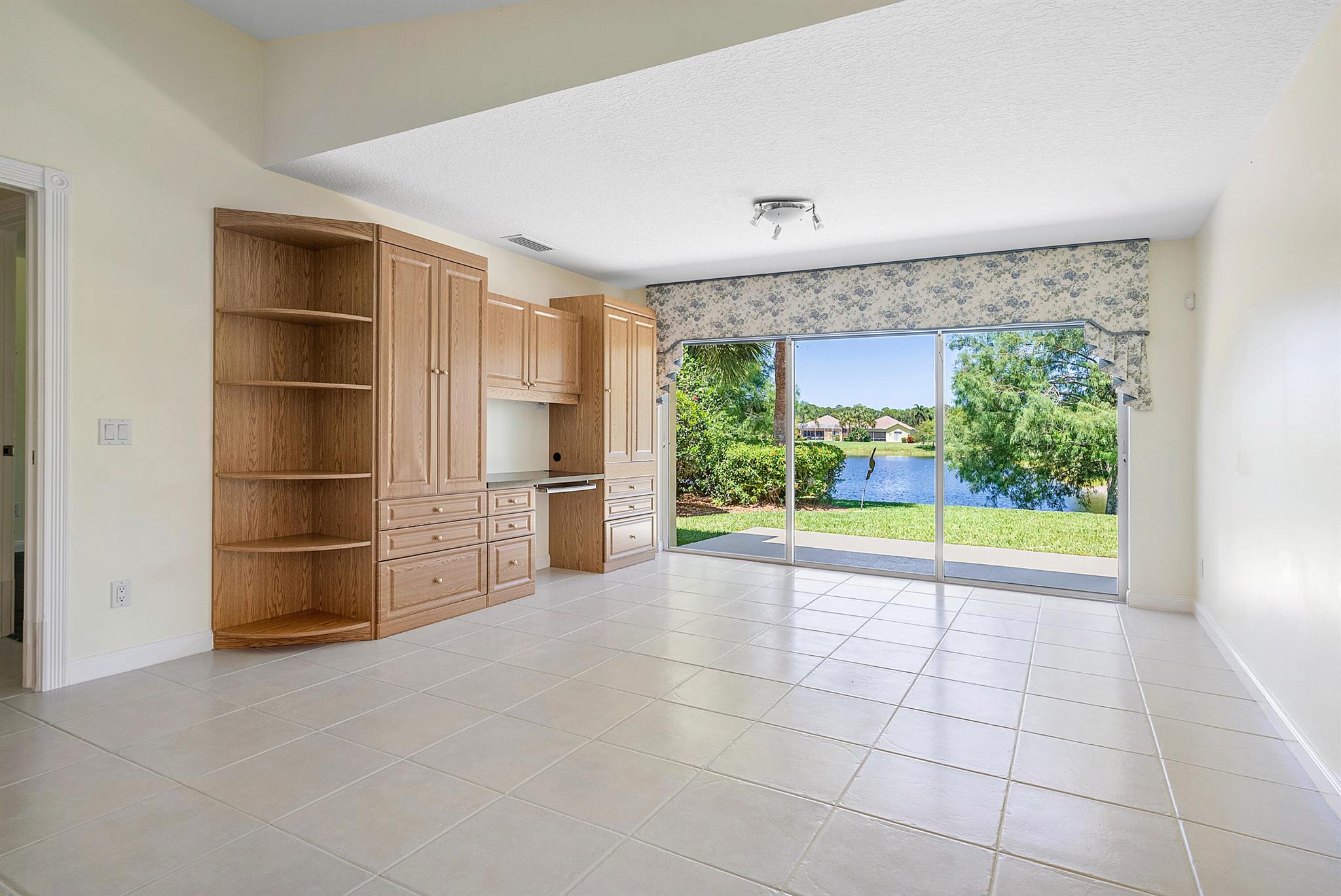 5019 Magnolia Bay Circle