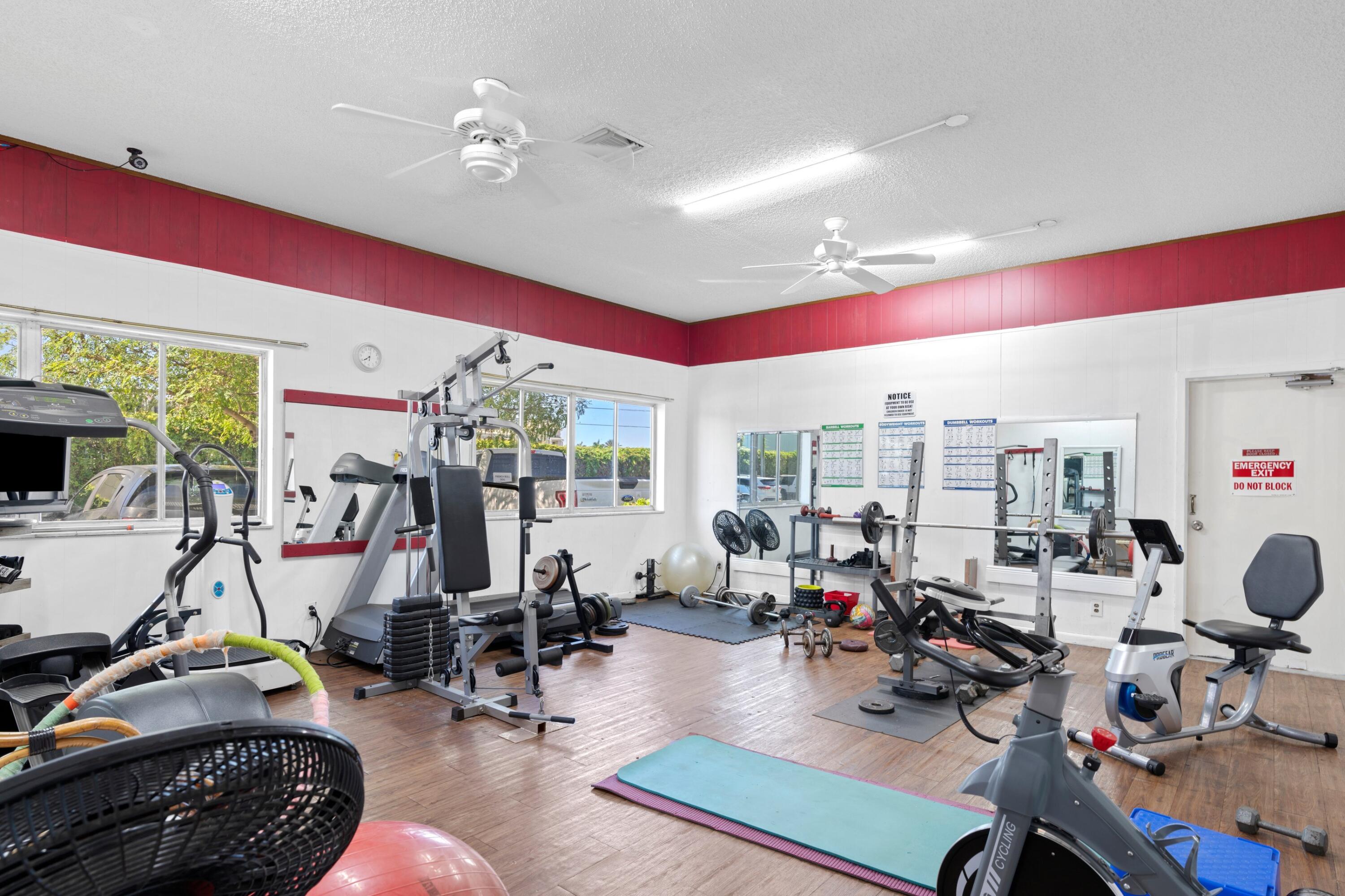 896 N Federal Highway 222