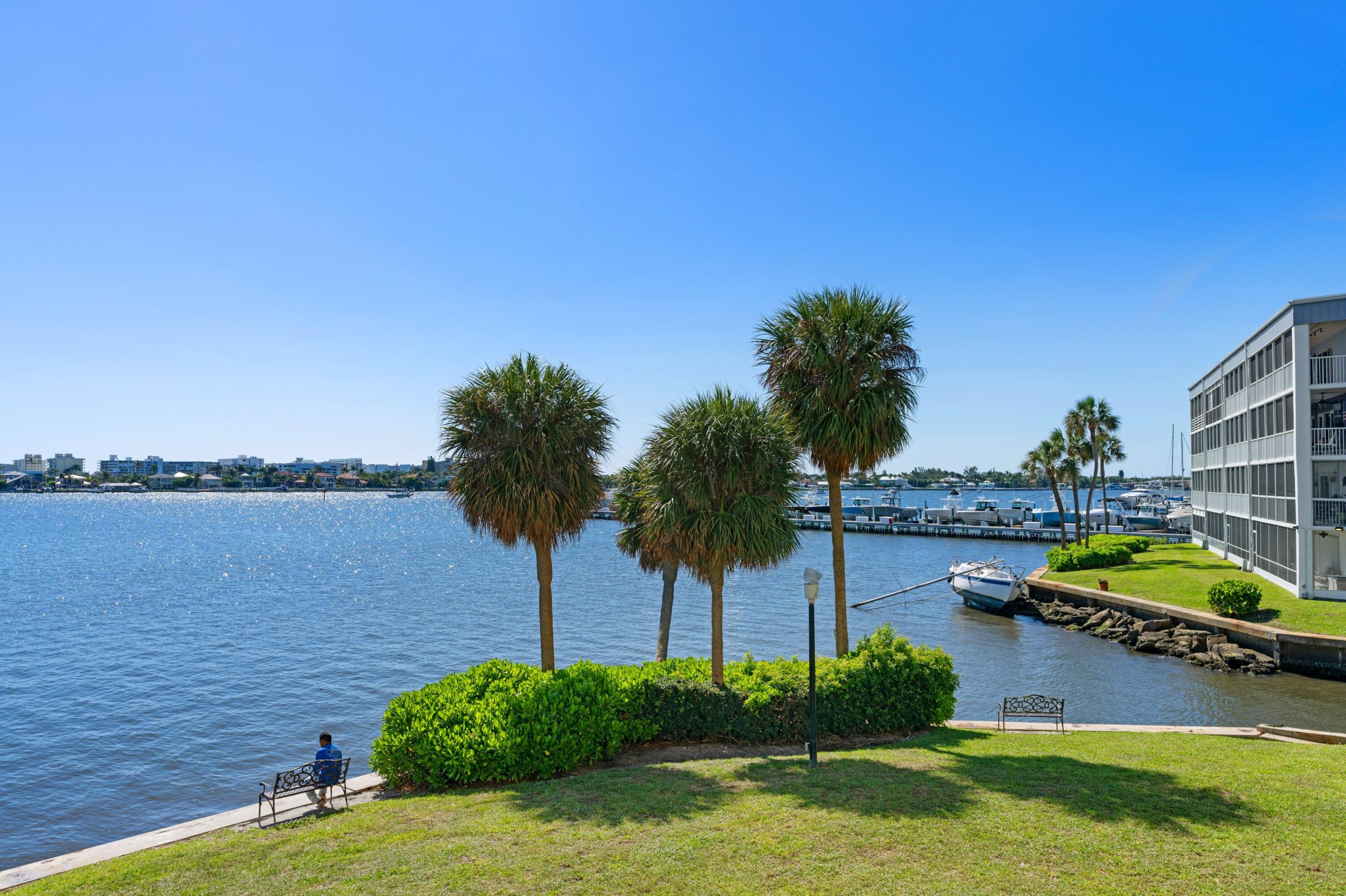 896 N Federal Highway 222