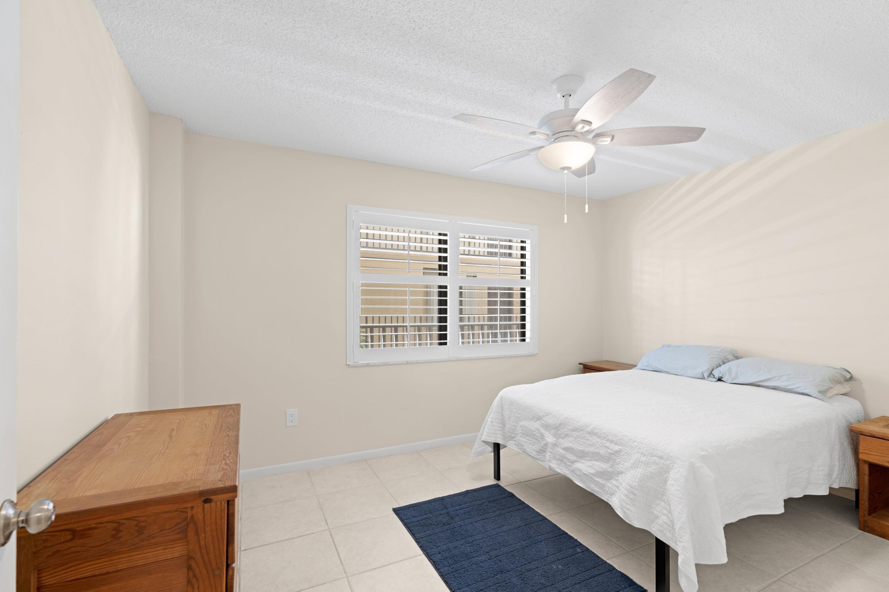 896 N Federal Highway 222