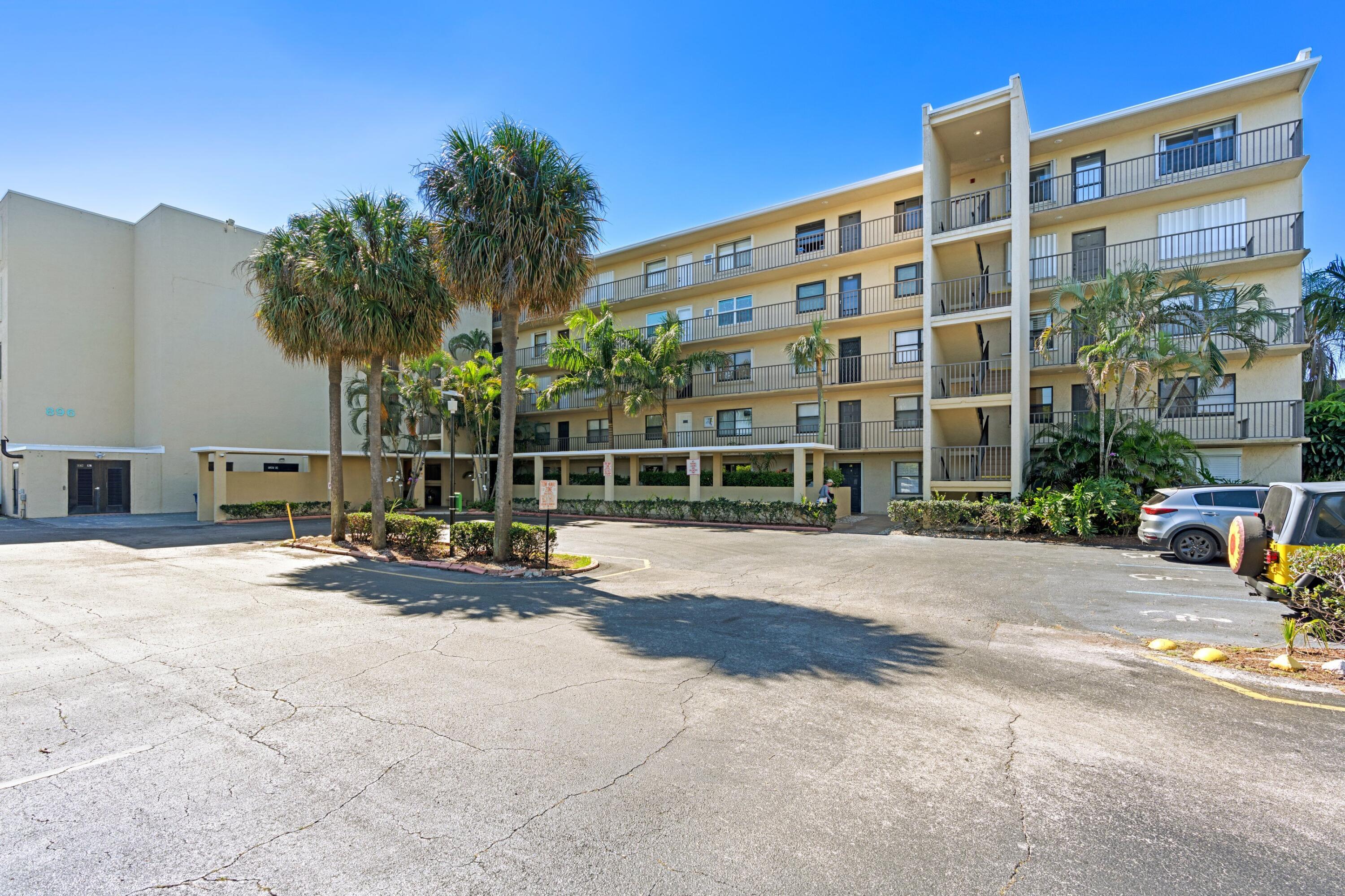 896 N Federal Highway 222