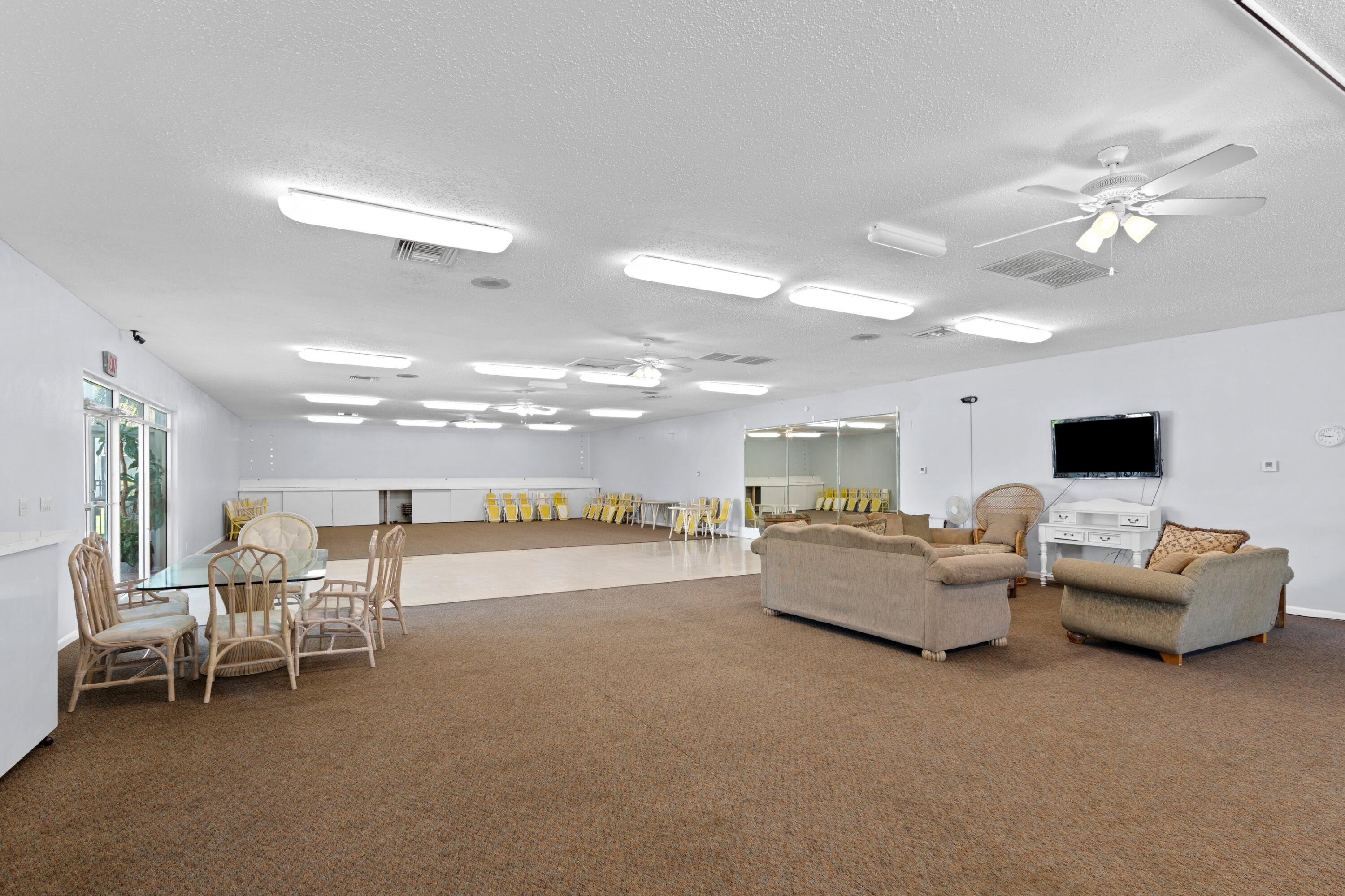 896 N Federal Highway 222