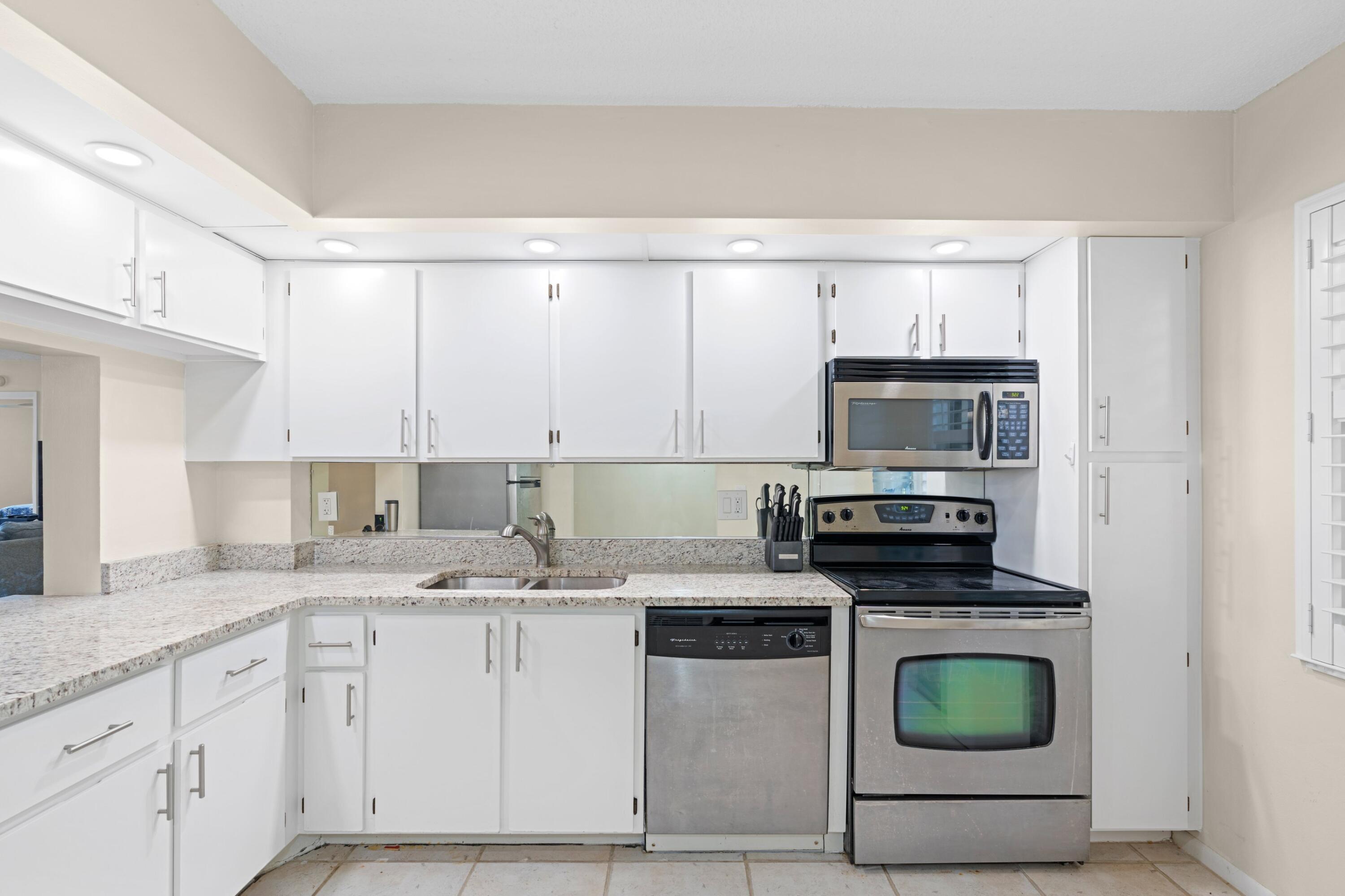 896 N Federal Highway 222