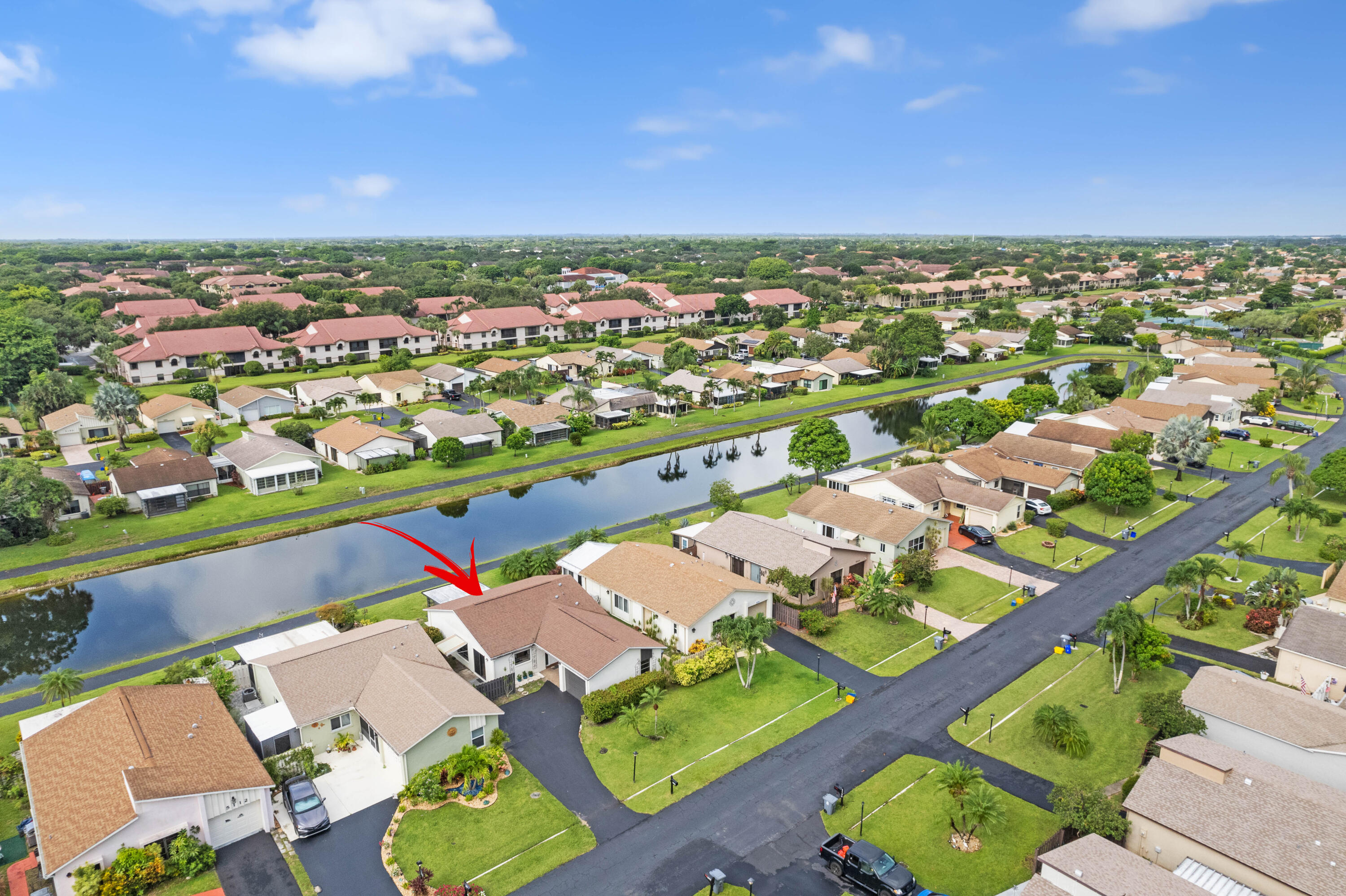 5128 Mirror Lakes Boulevard