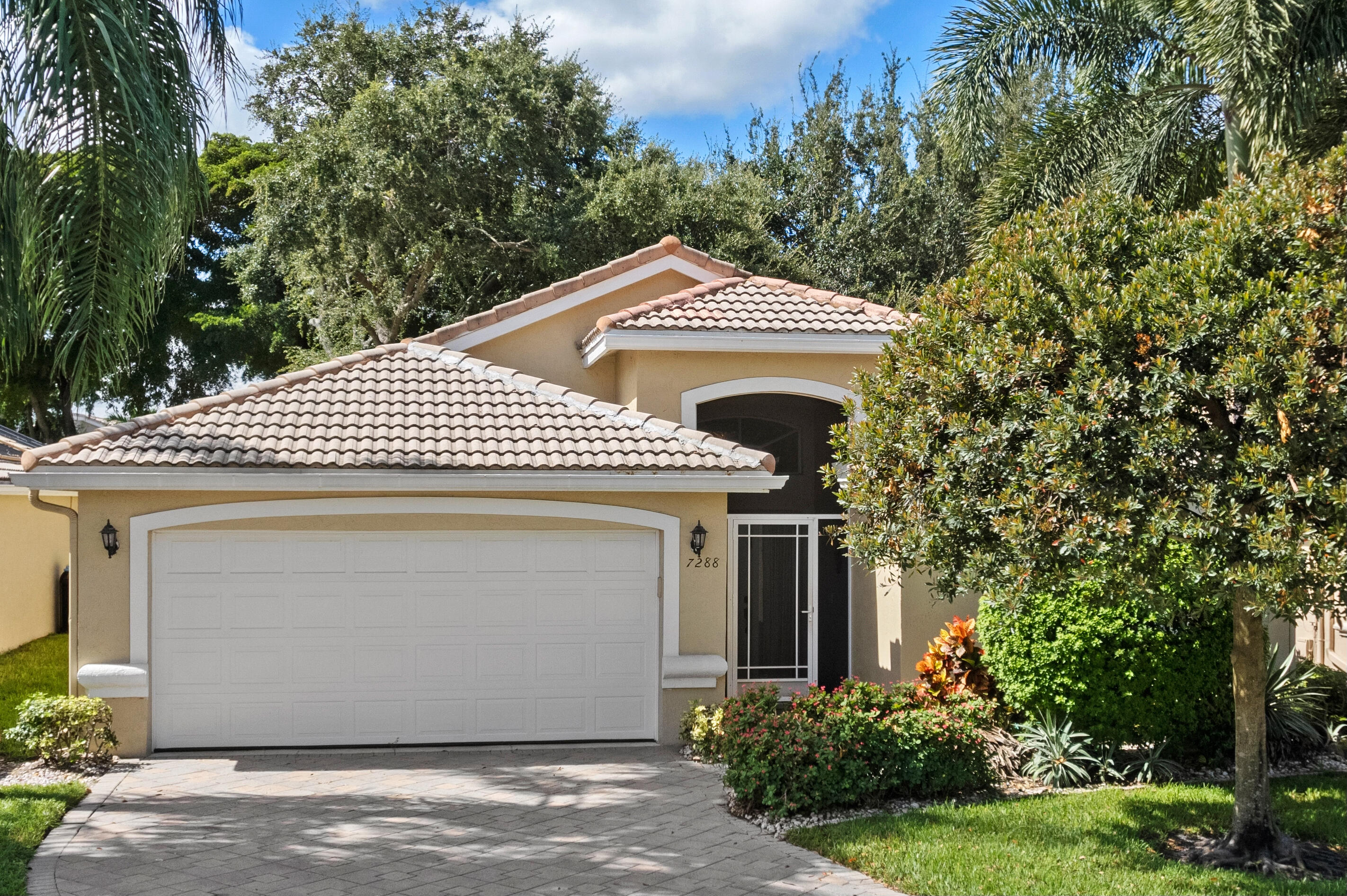 7288 Lugano Drive