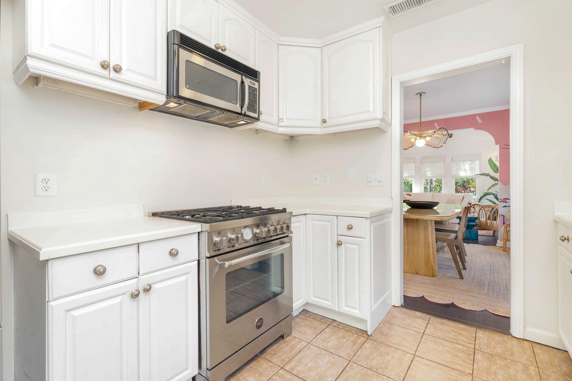 827 Ardmore Road