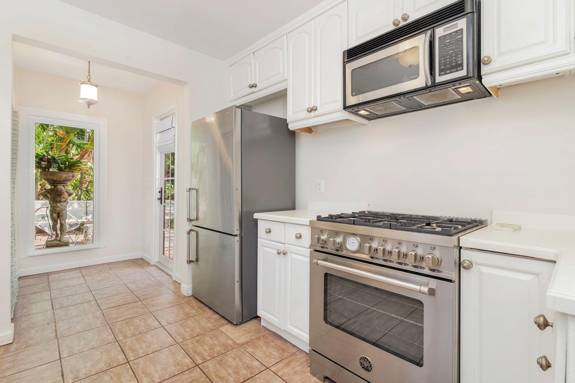 827 Ardmore Road