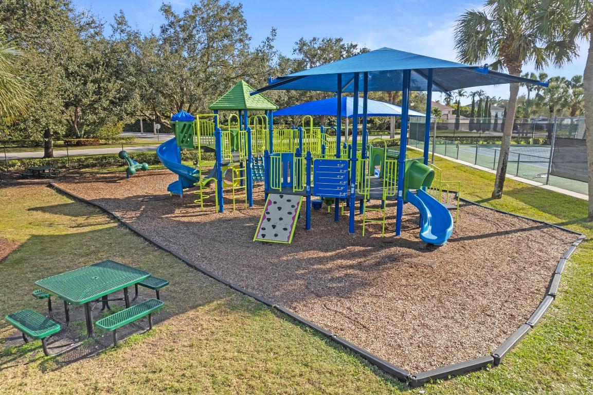 255 N Spoonbill Lane N