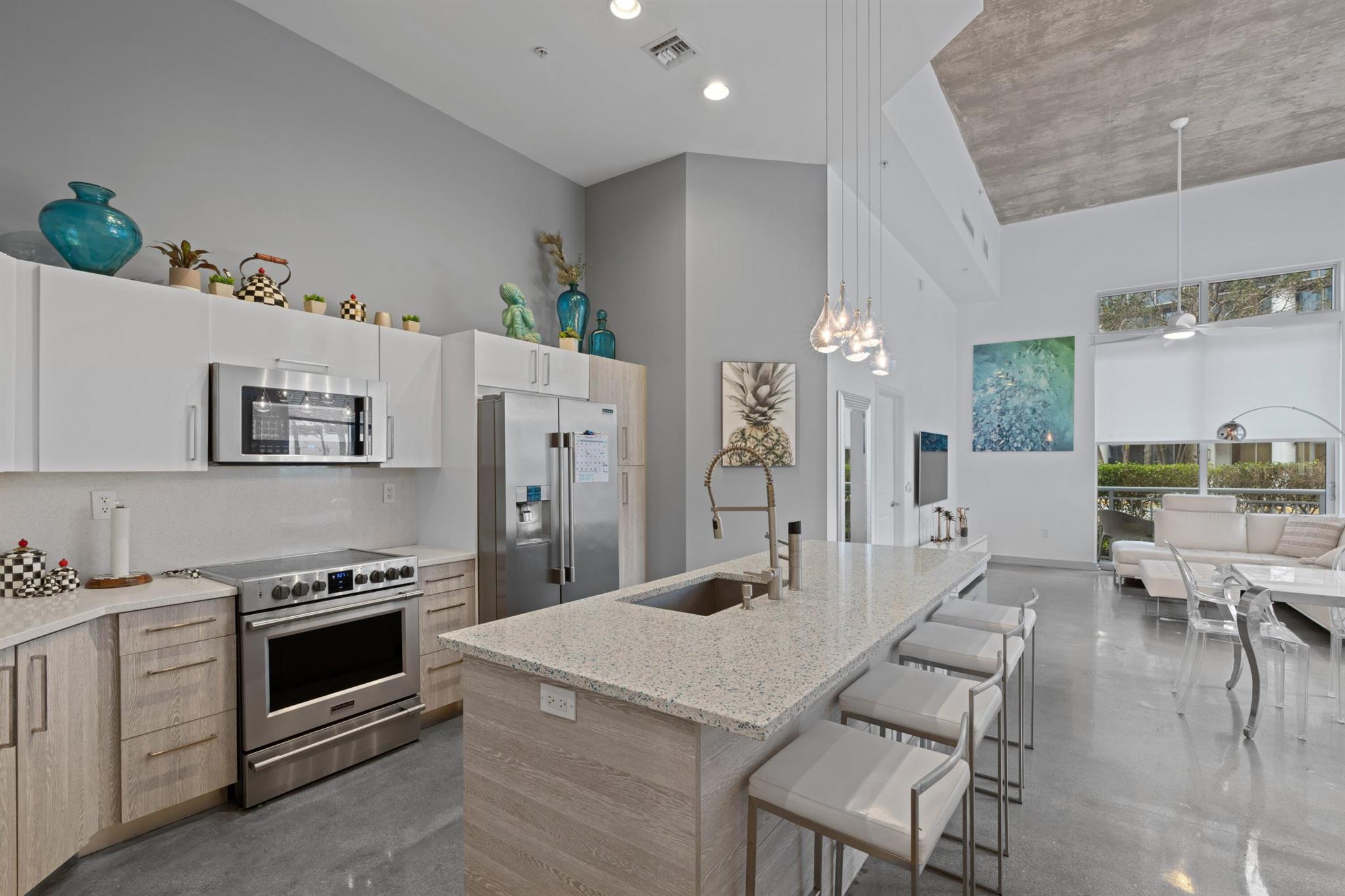 300 S Australian Avenue 105