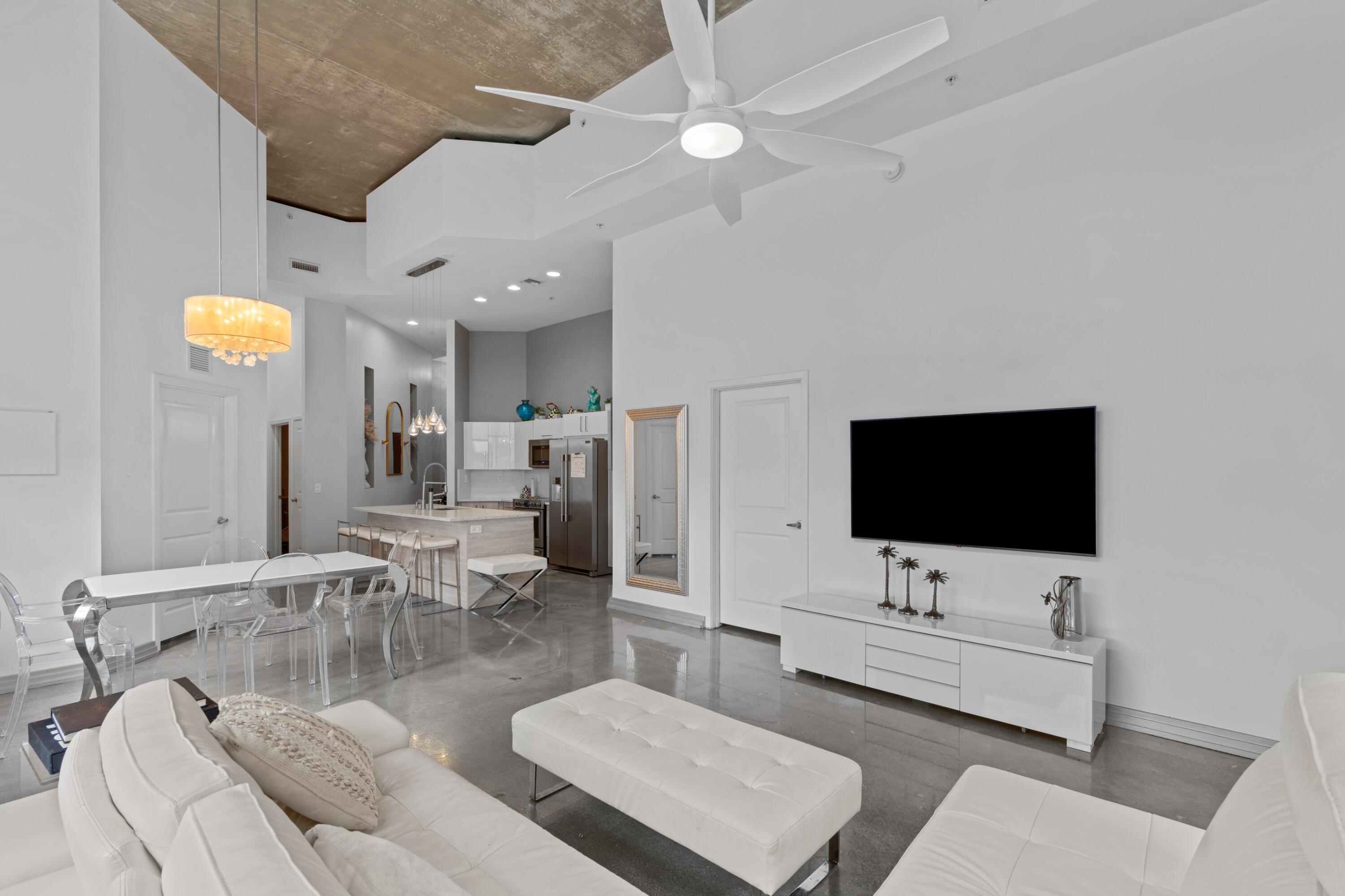 300 S Australian Avenue 105