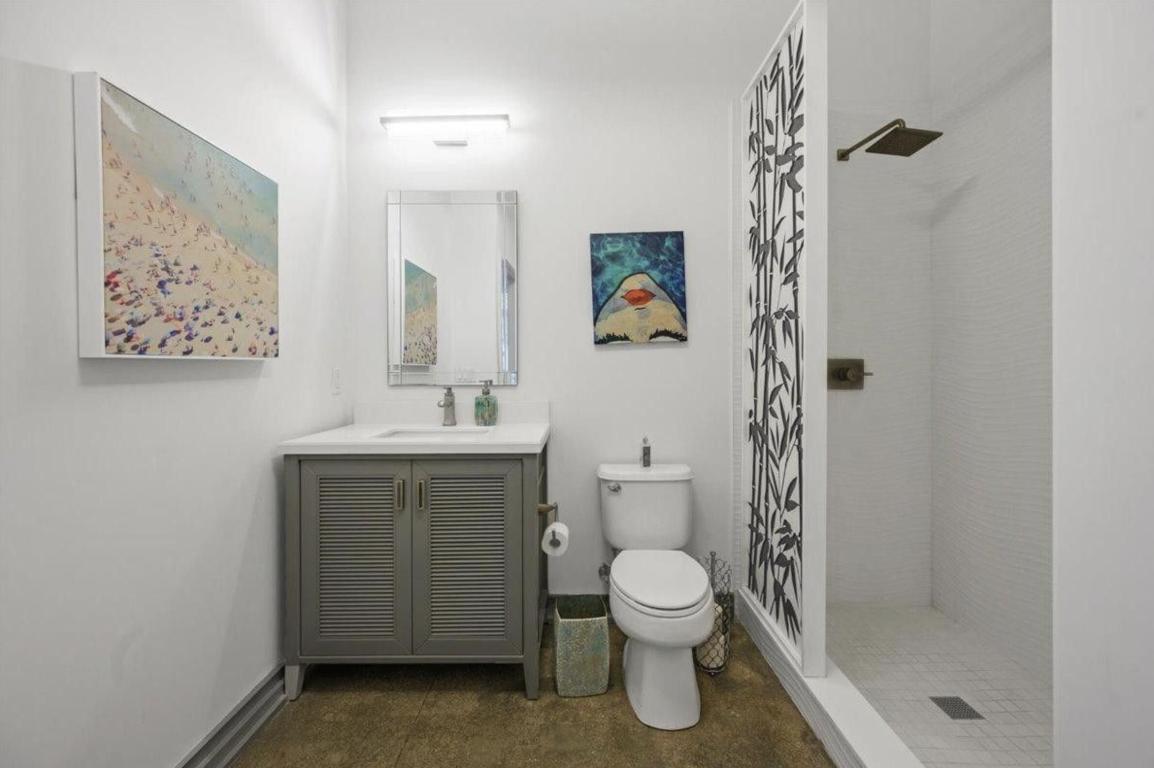 300 S Australian Avenue 105