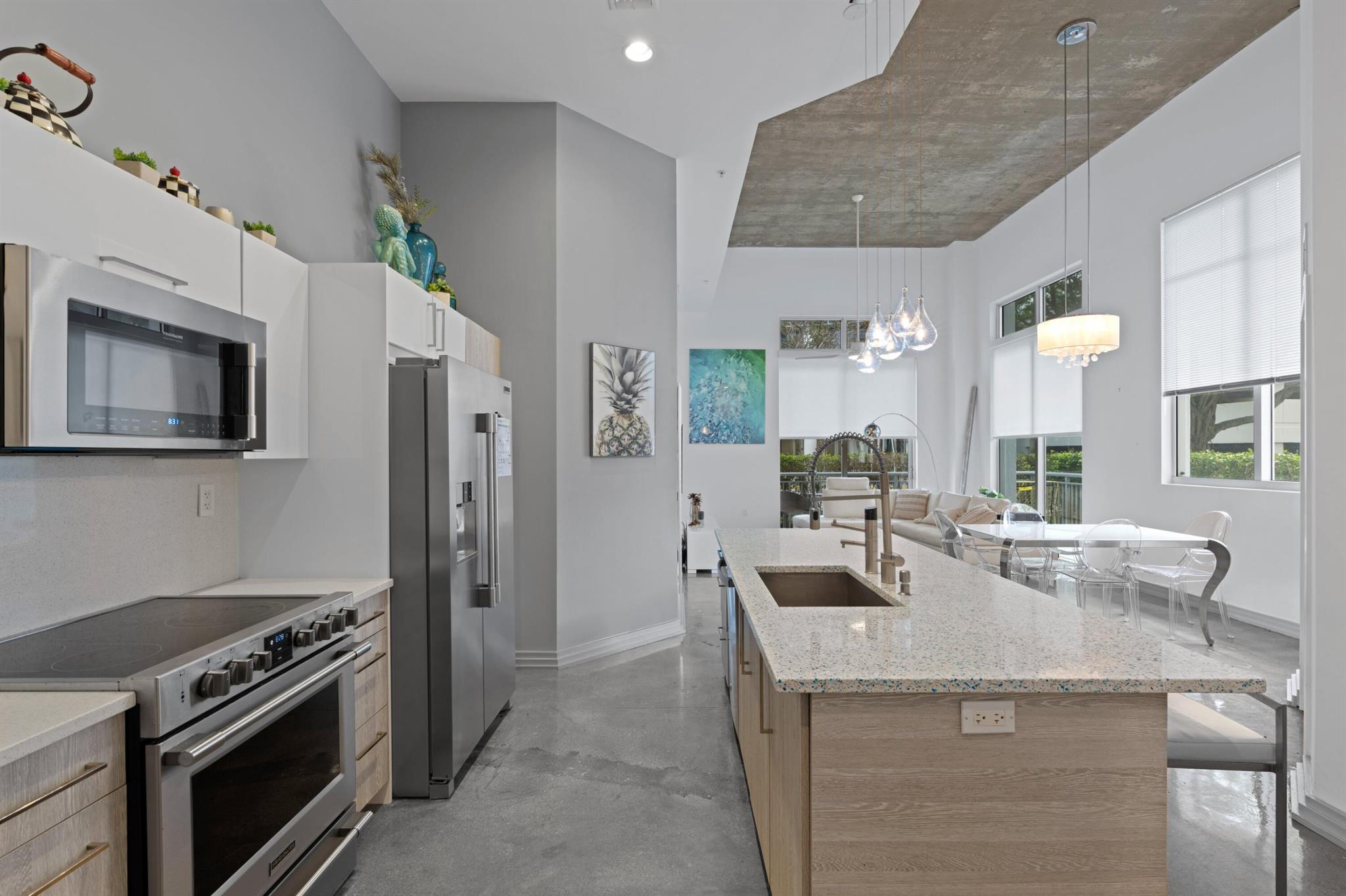 300 S Australian Avenue 105