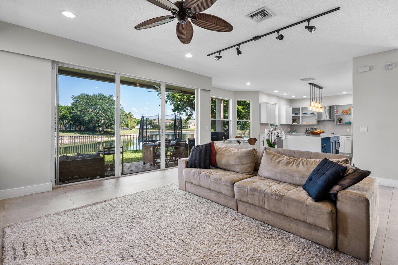 2261 Balsan Way