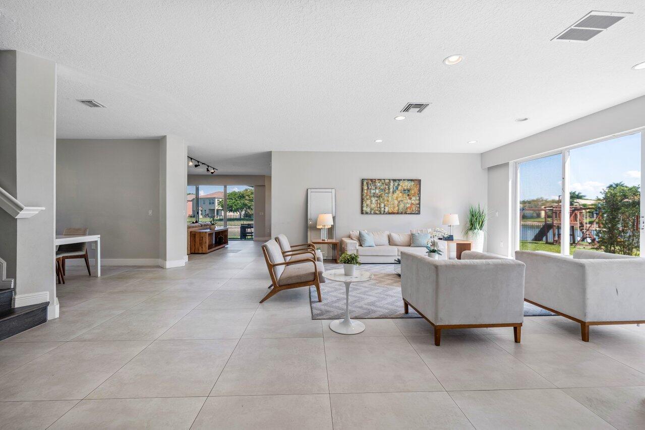 2261 Balsan Way