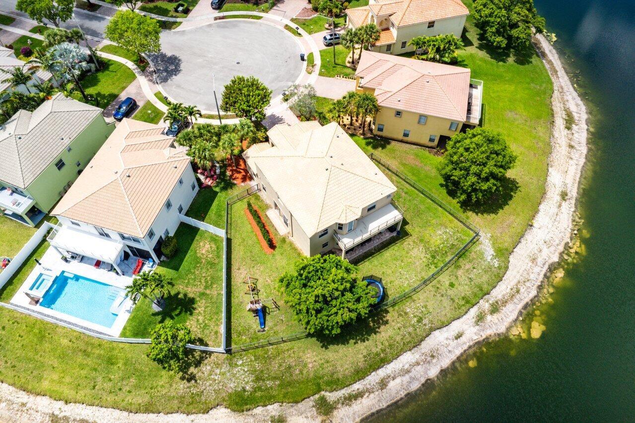 2261 Balsan Way