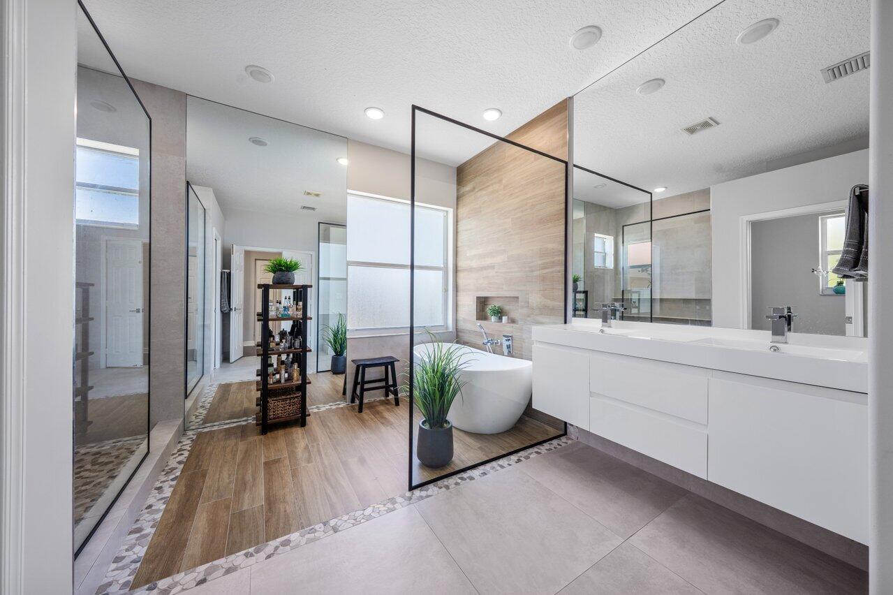 2261 Balsan Way