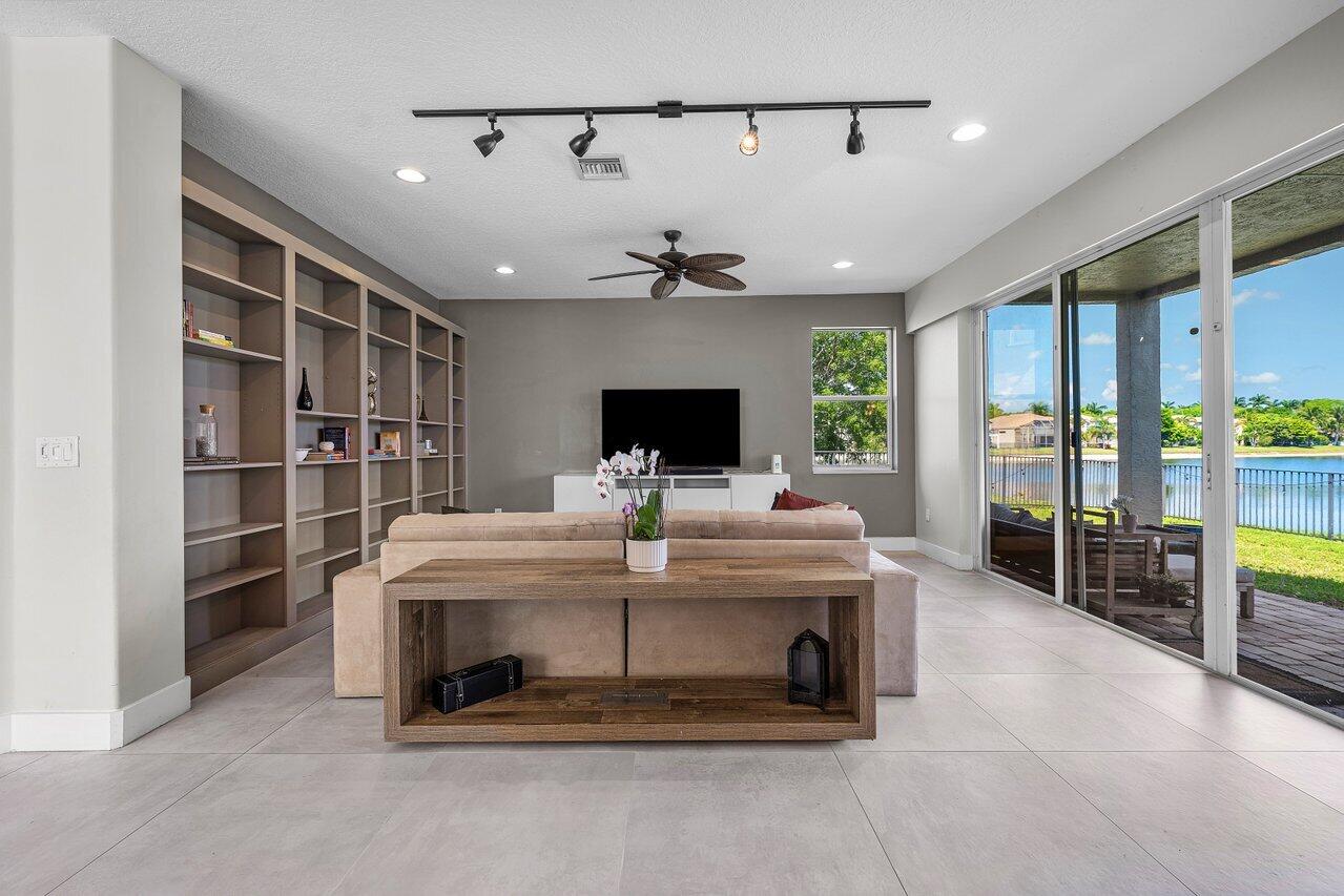 2261 Balsan Way