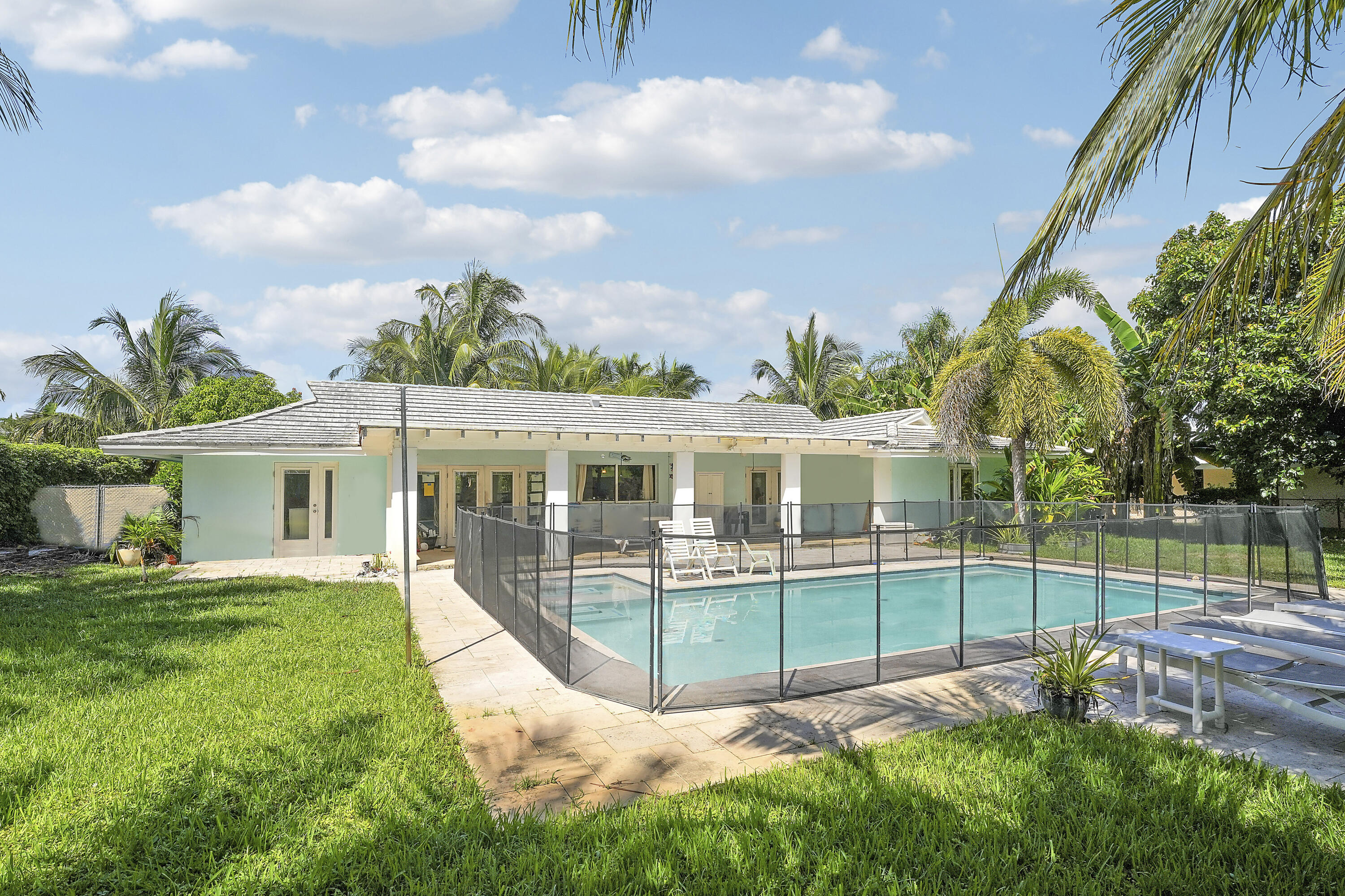 808 Country Club Drive