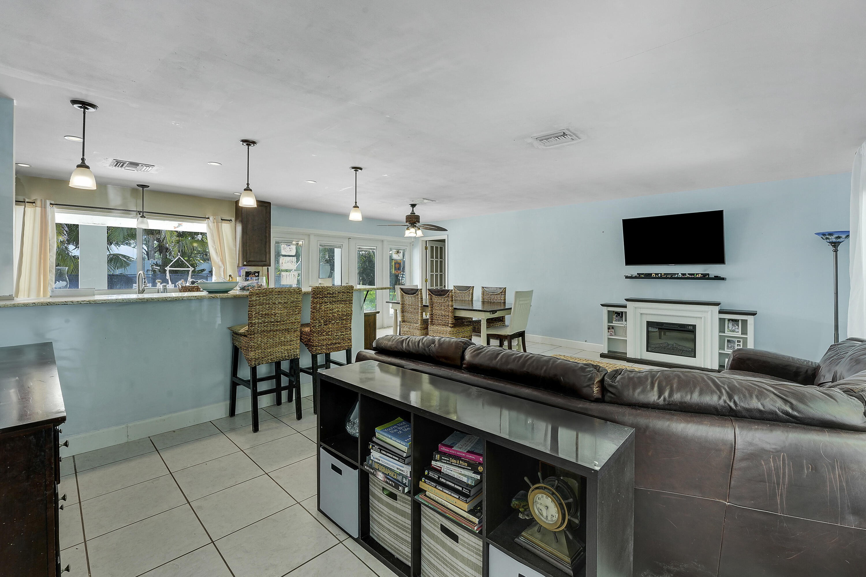 808 Country Club Drive